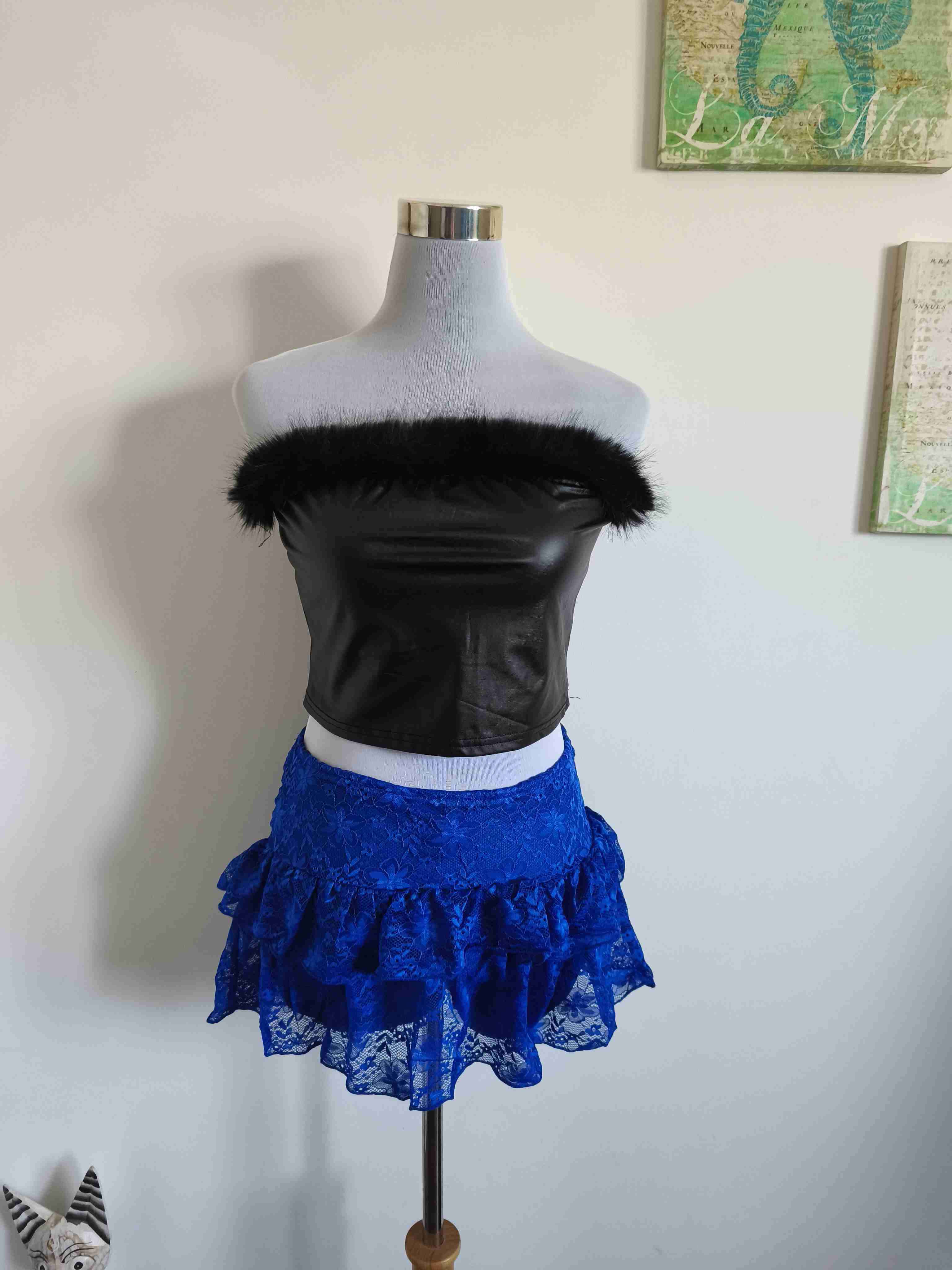 Conjunto top de cuero y falda - 2
