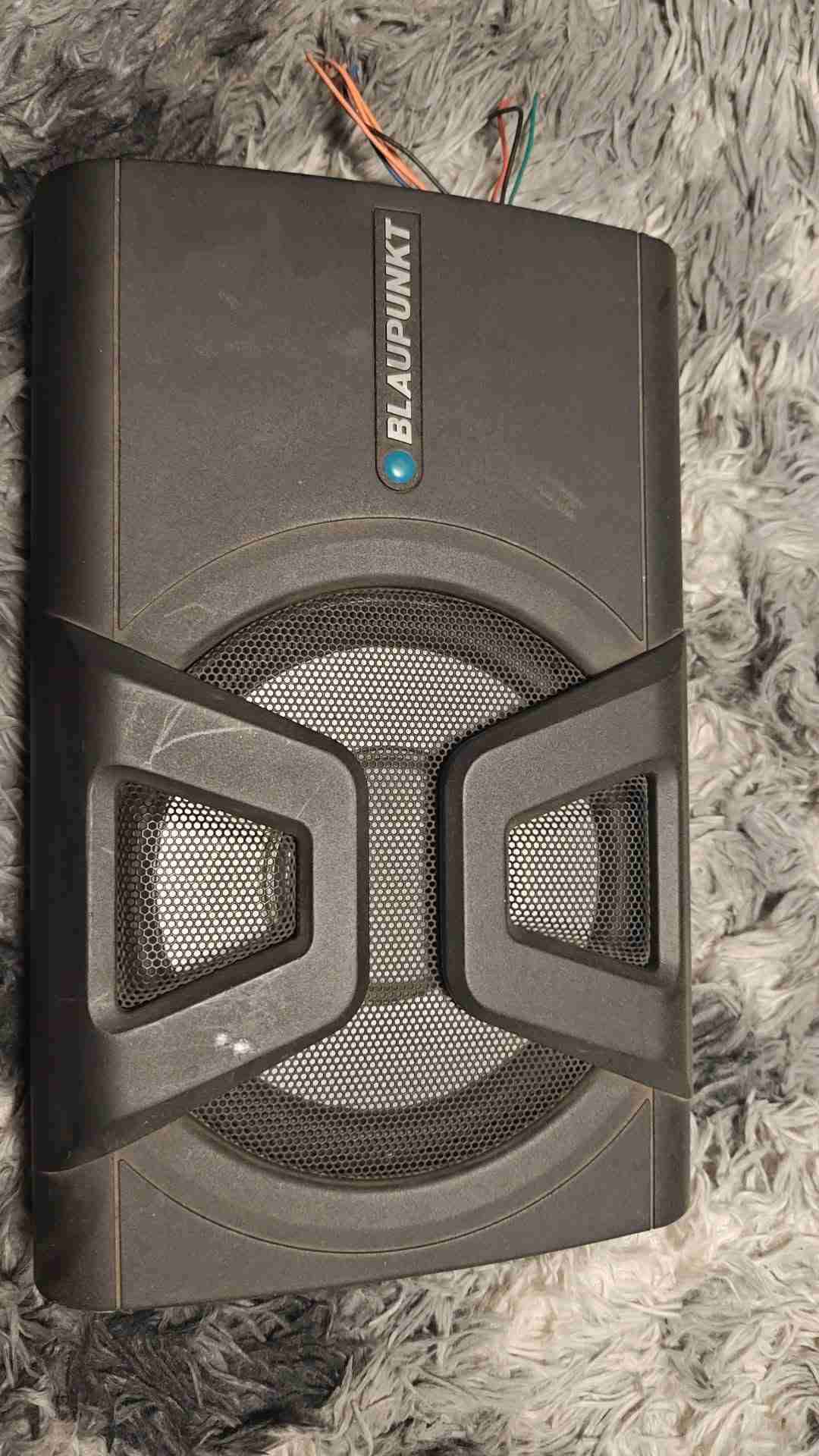 Bajo activo Blaupunkt amplificado - 1