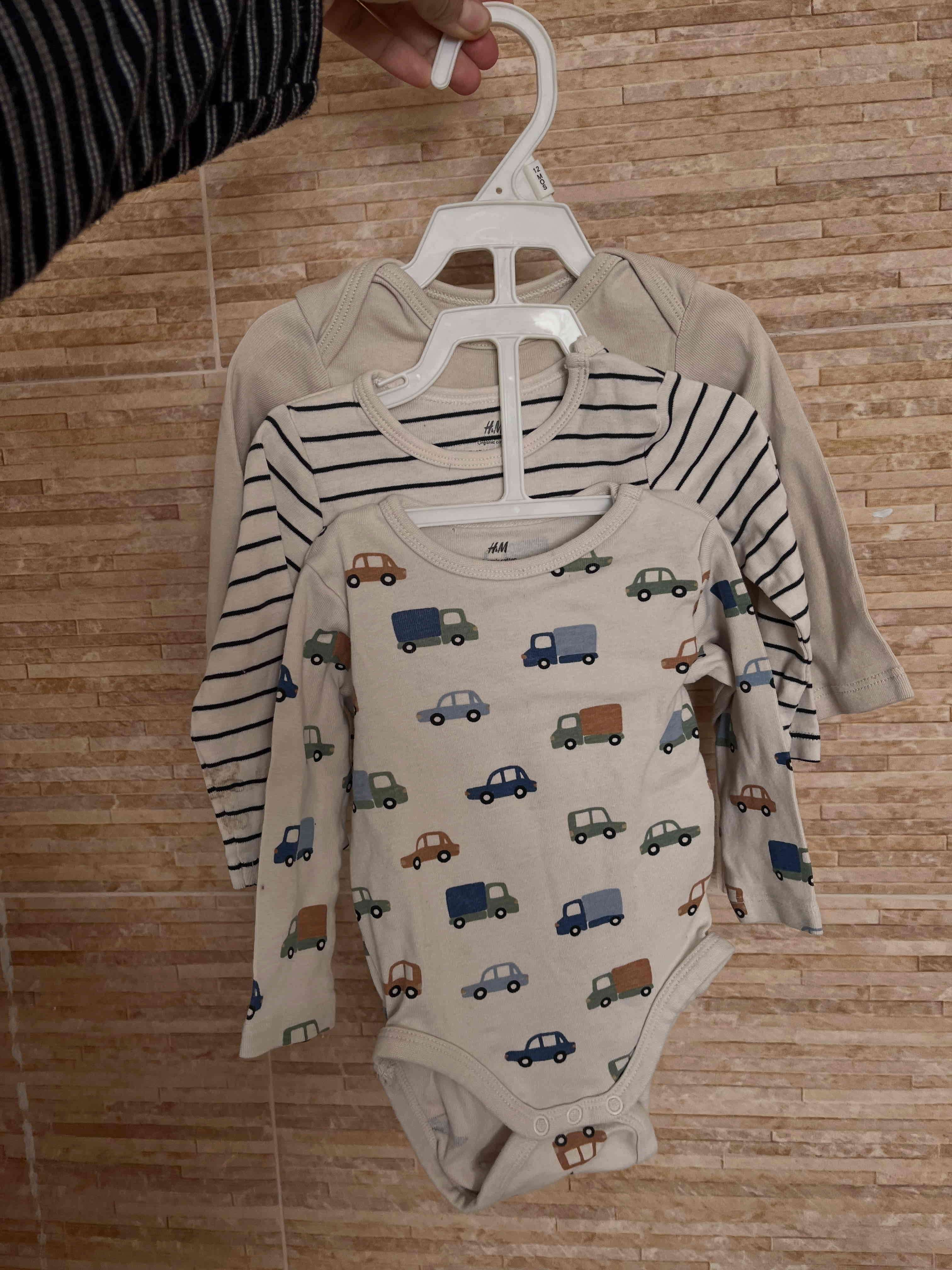 Cada Pack de bodies para bebé vale $4.500 - miniatura 1