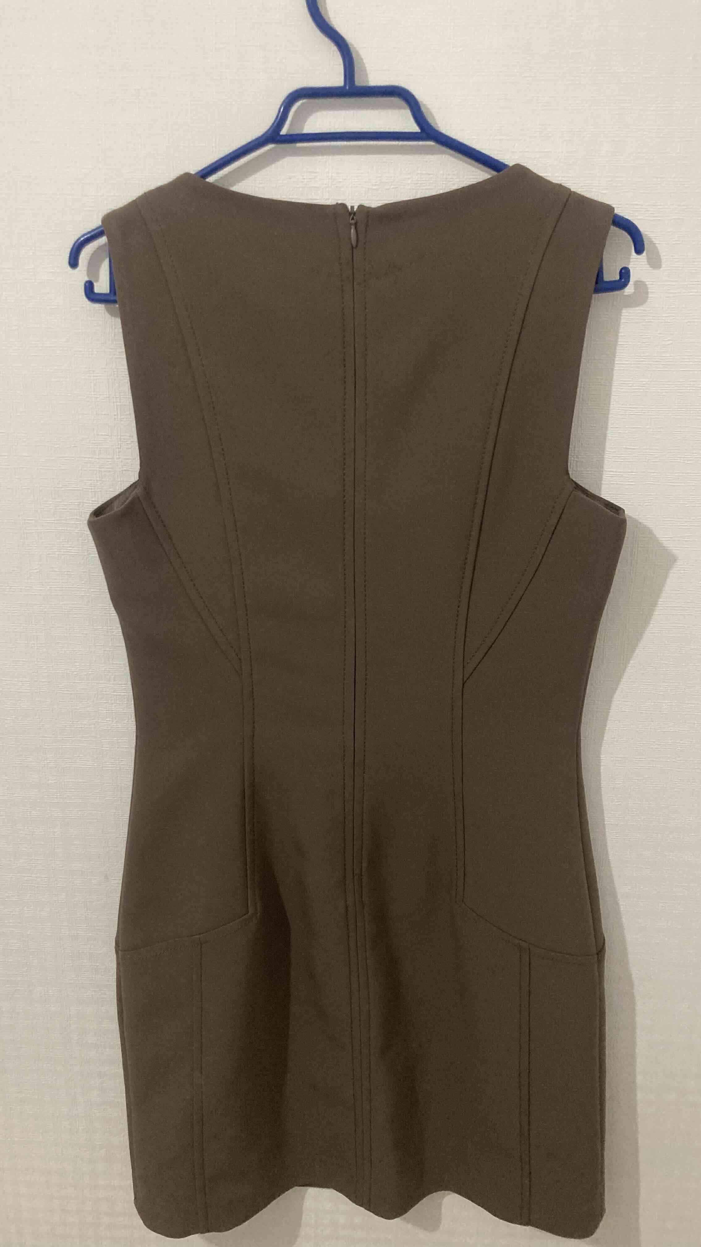 Vestido marrón sin mangas - 2