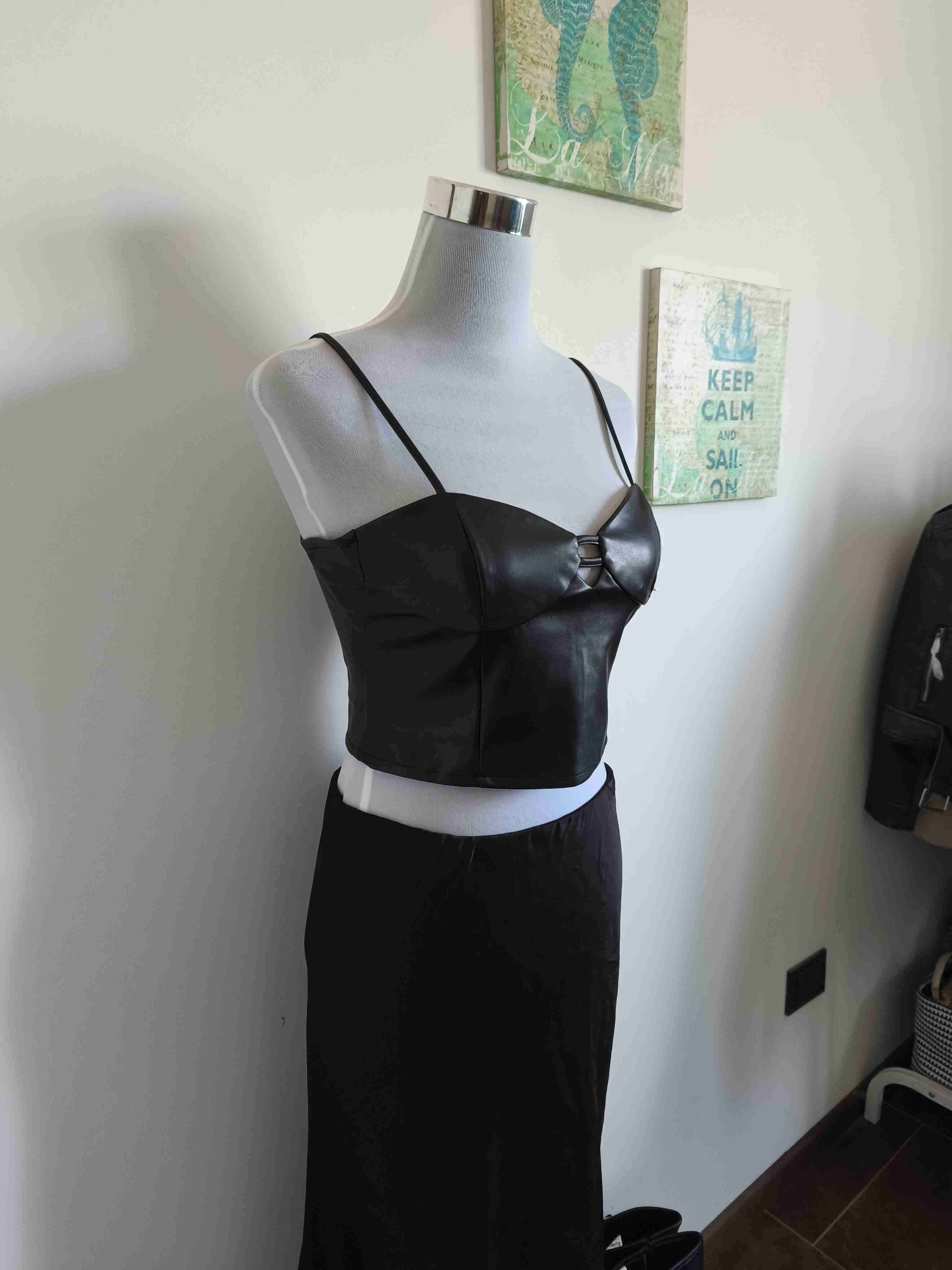 Top negro de cuero sintético - miniatura 3