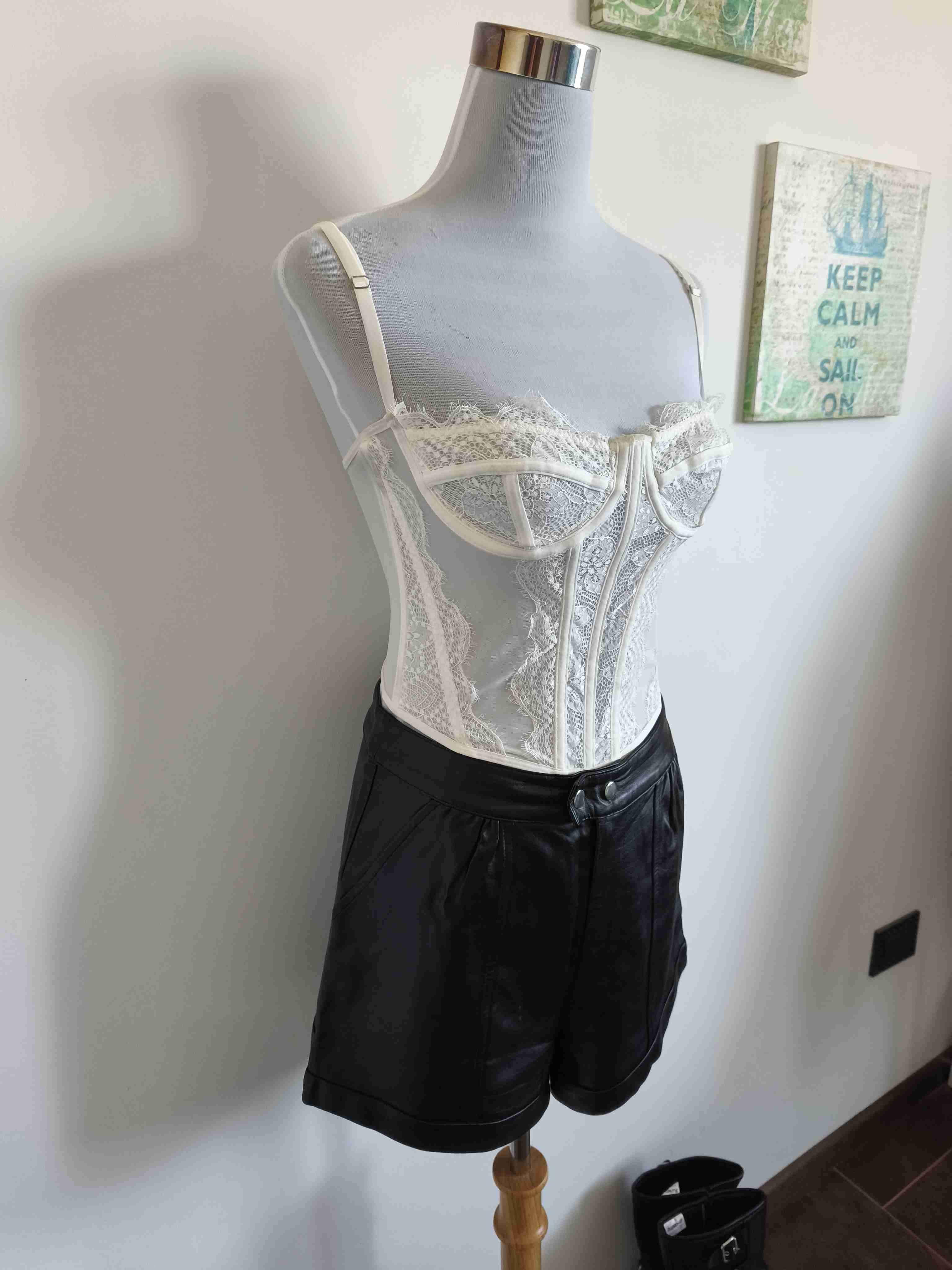 Corset blanco con encaje - miniatura 2