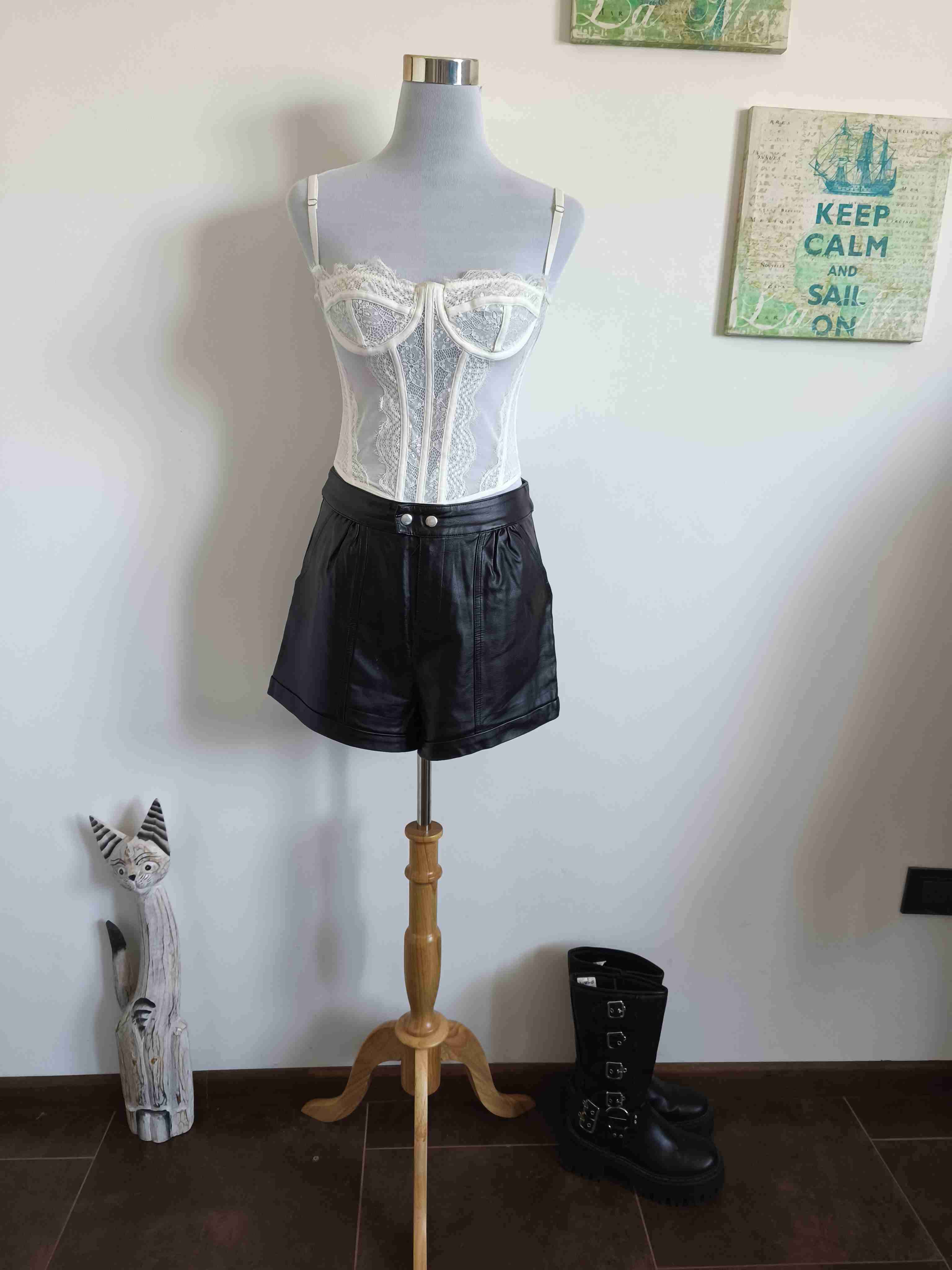 Corset blanco con encaje - miniatura 4