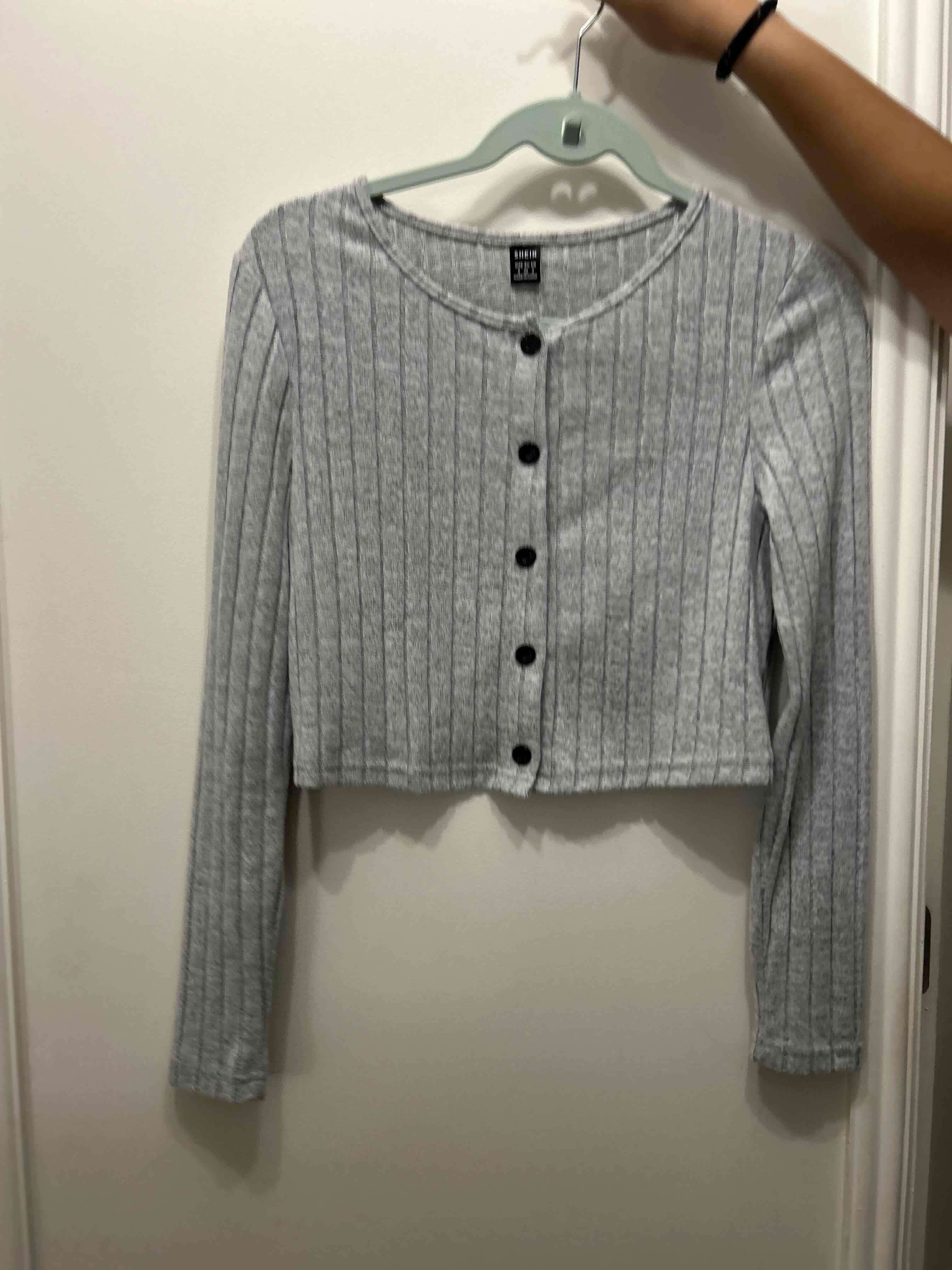 Cardigan gris con botones - 1