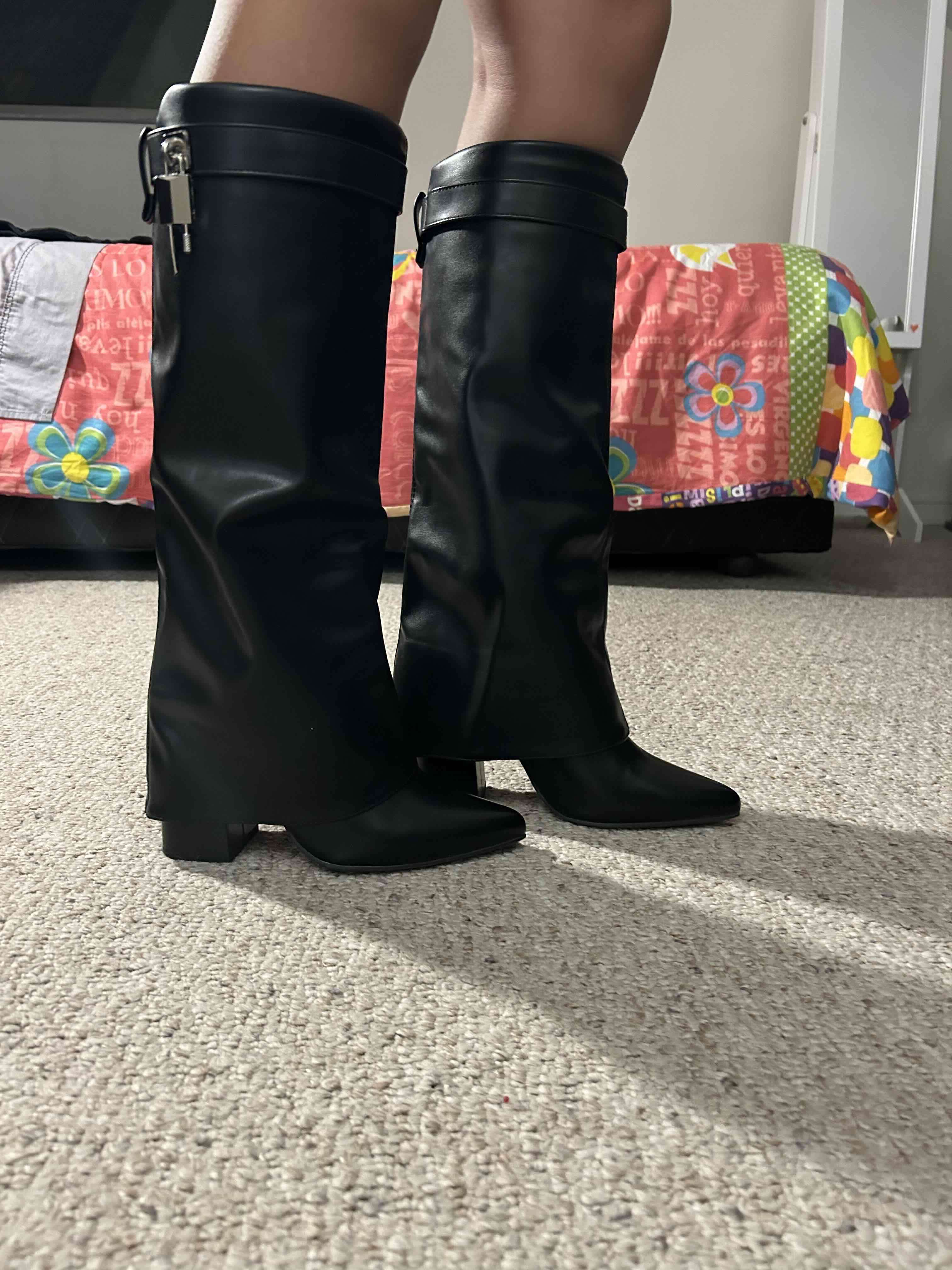 Botas negras de caña alta - 1