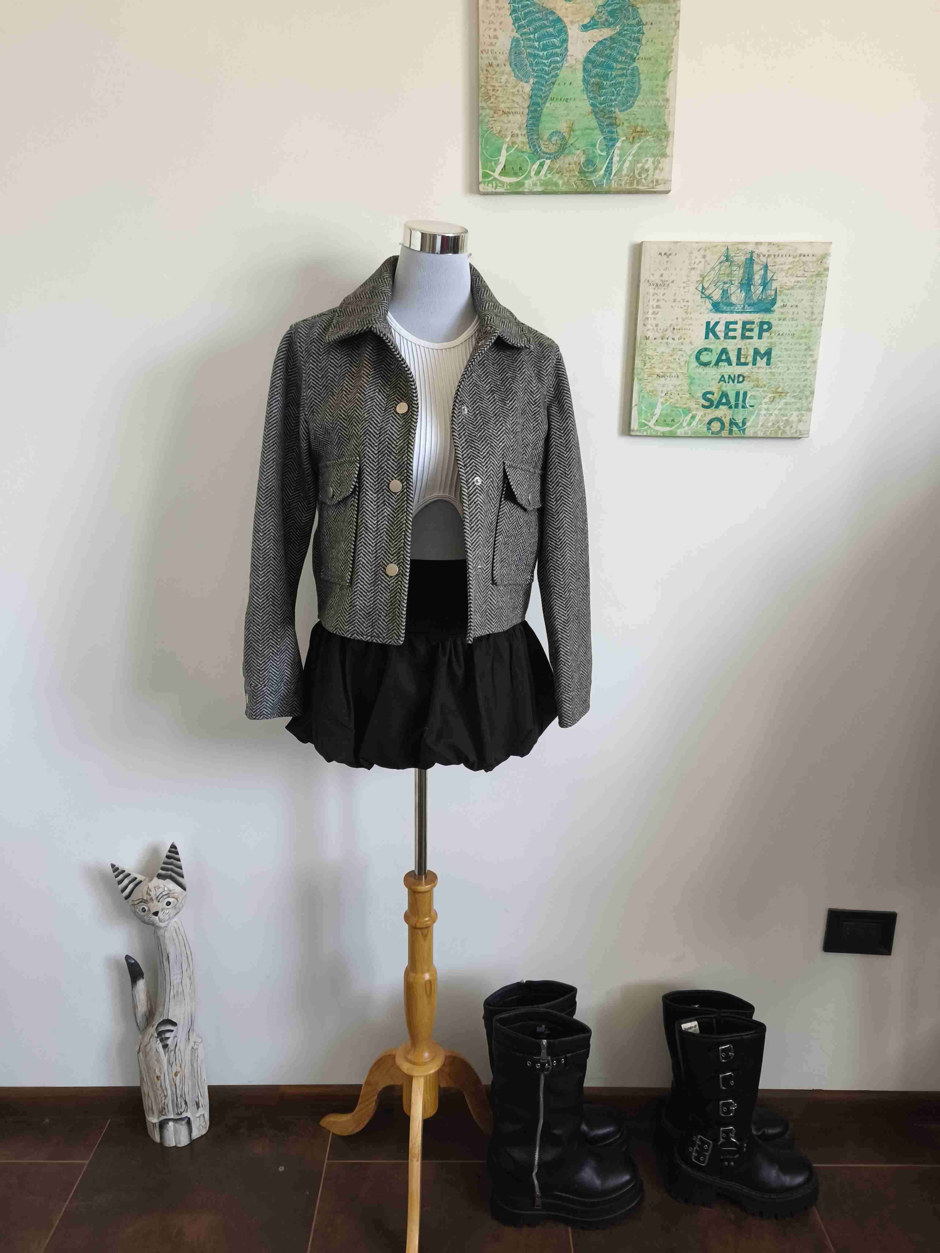 Chaqueta gris estilo casual - 1