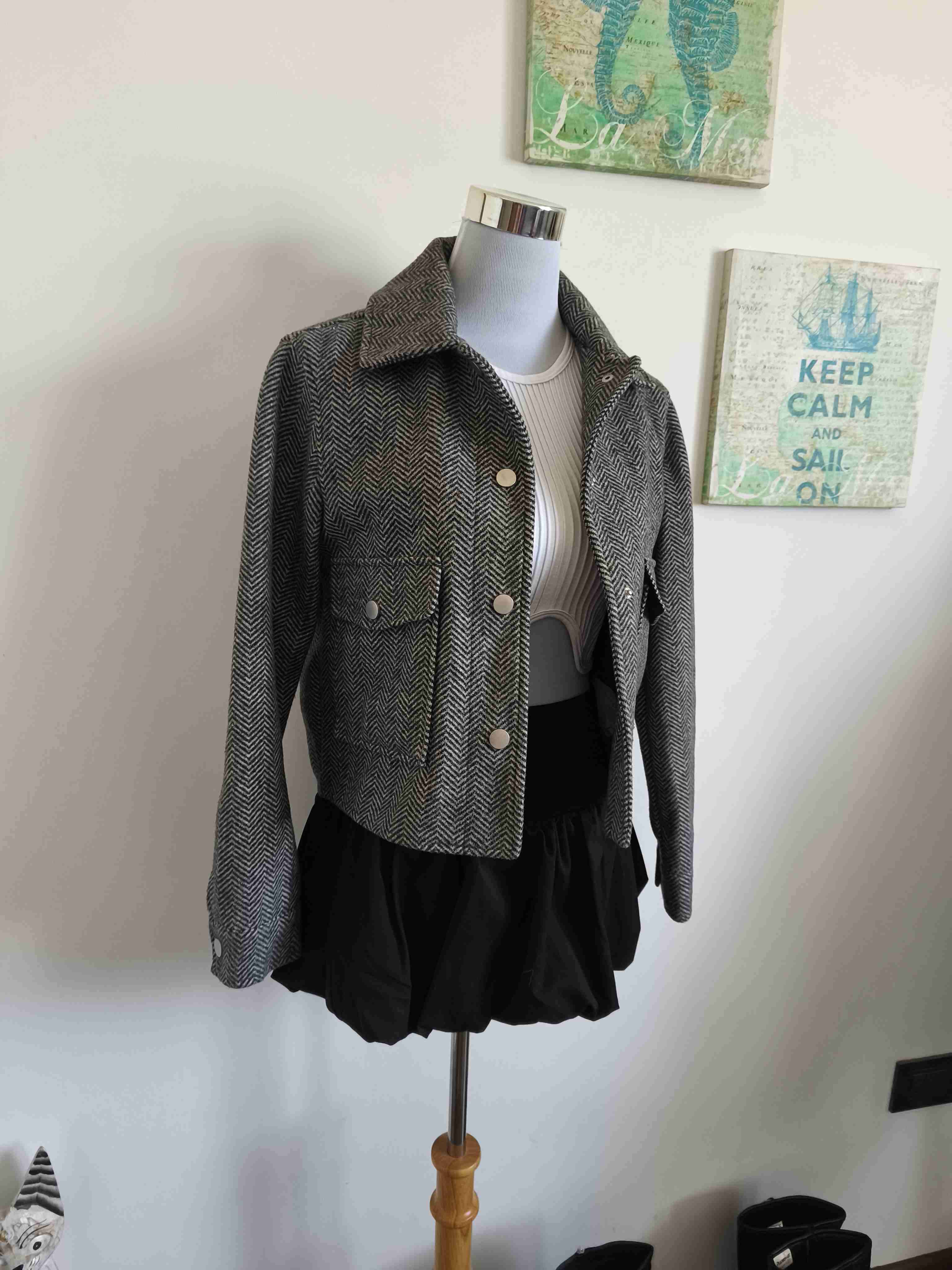 Chaqueta gris estilo casual - 3