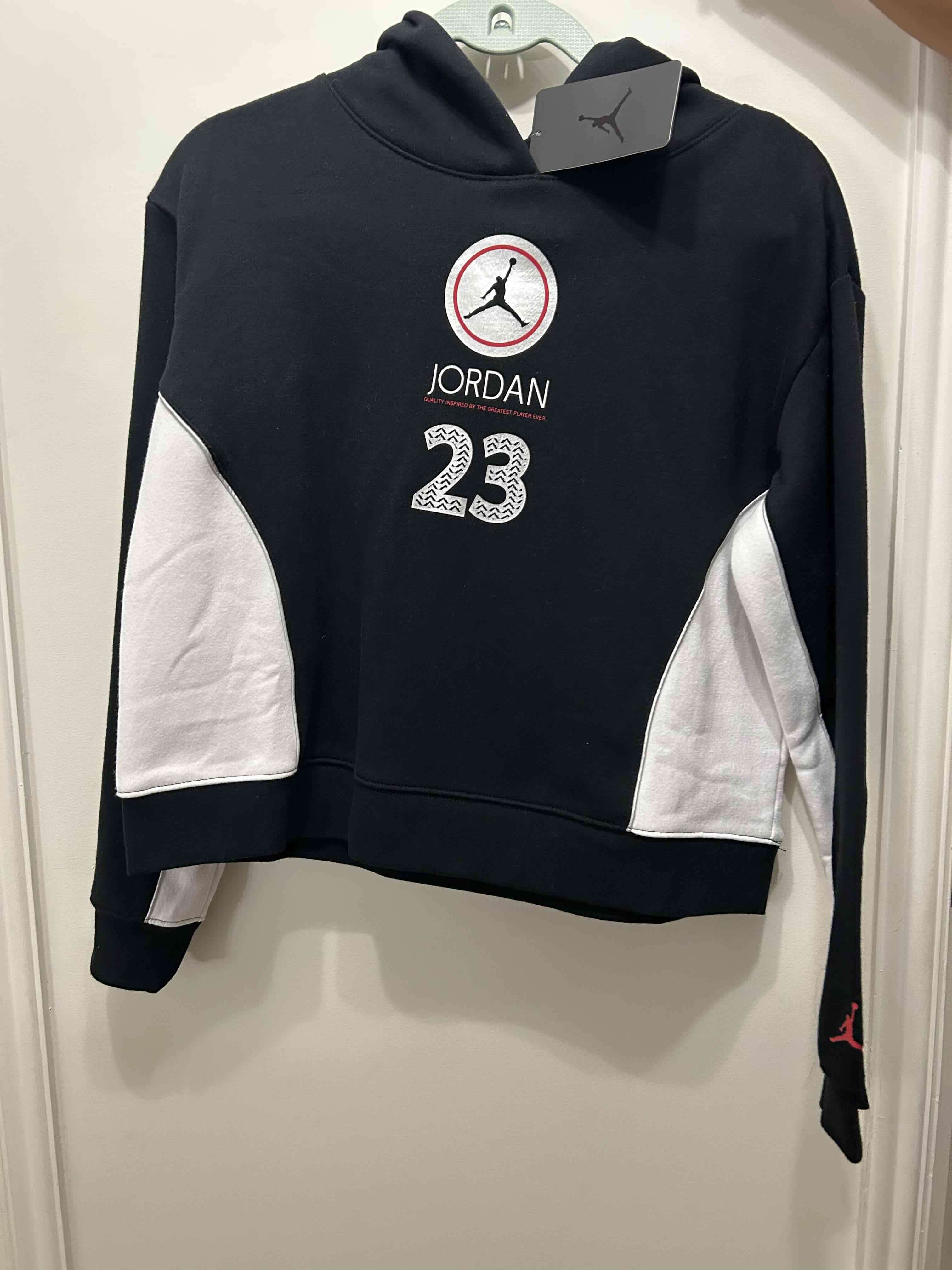 Polerón Jordan negro con logo - 1