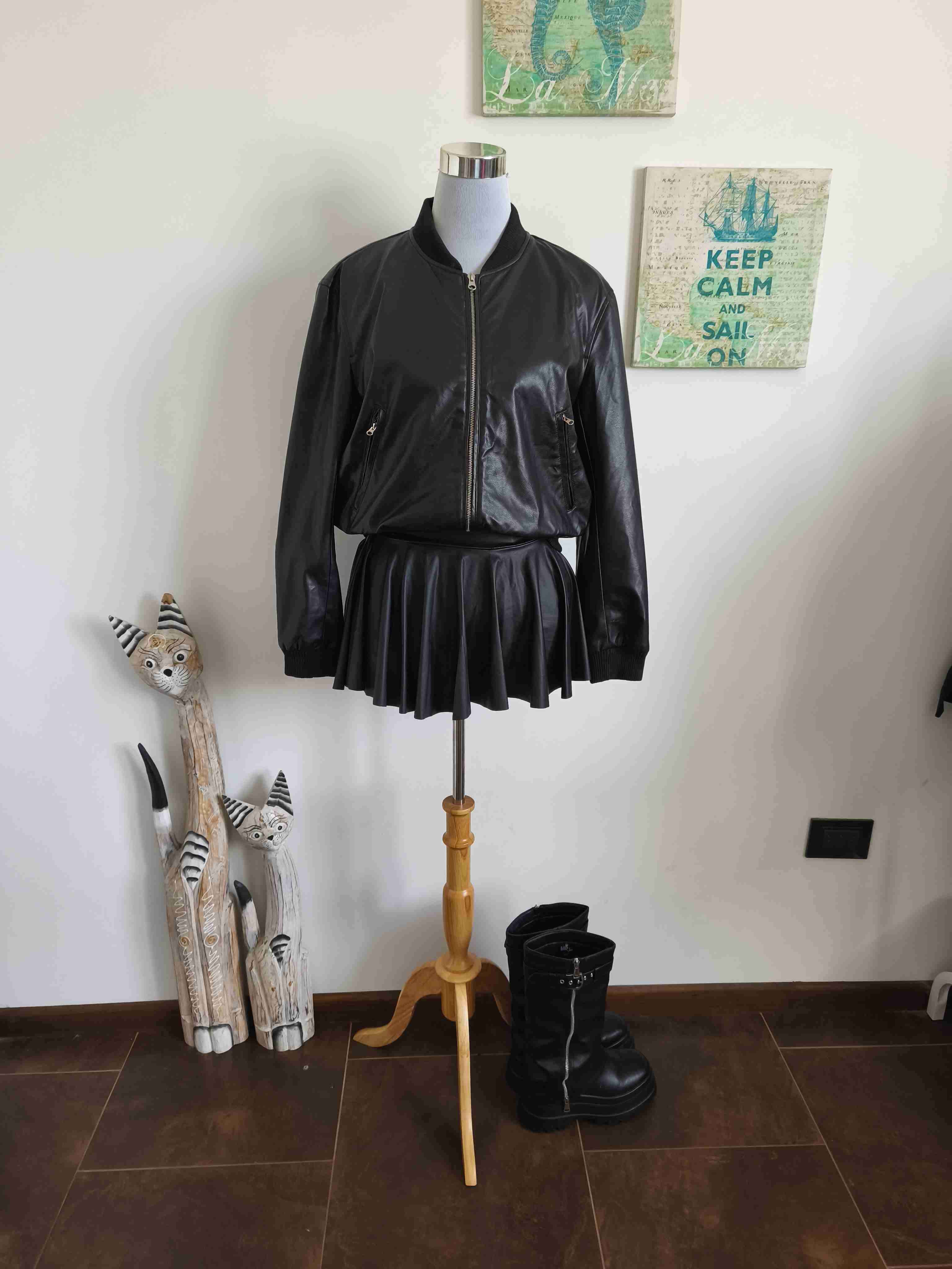 Chaqueta de cuero negra - miniatura 5