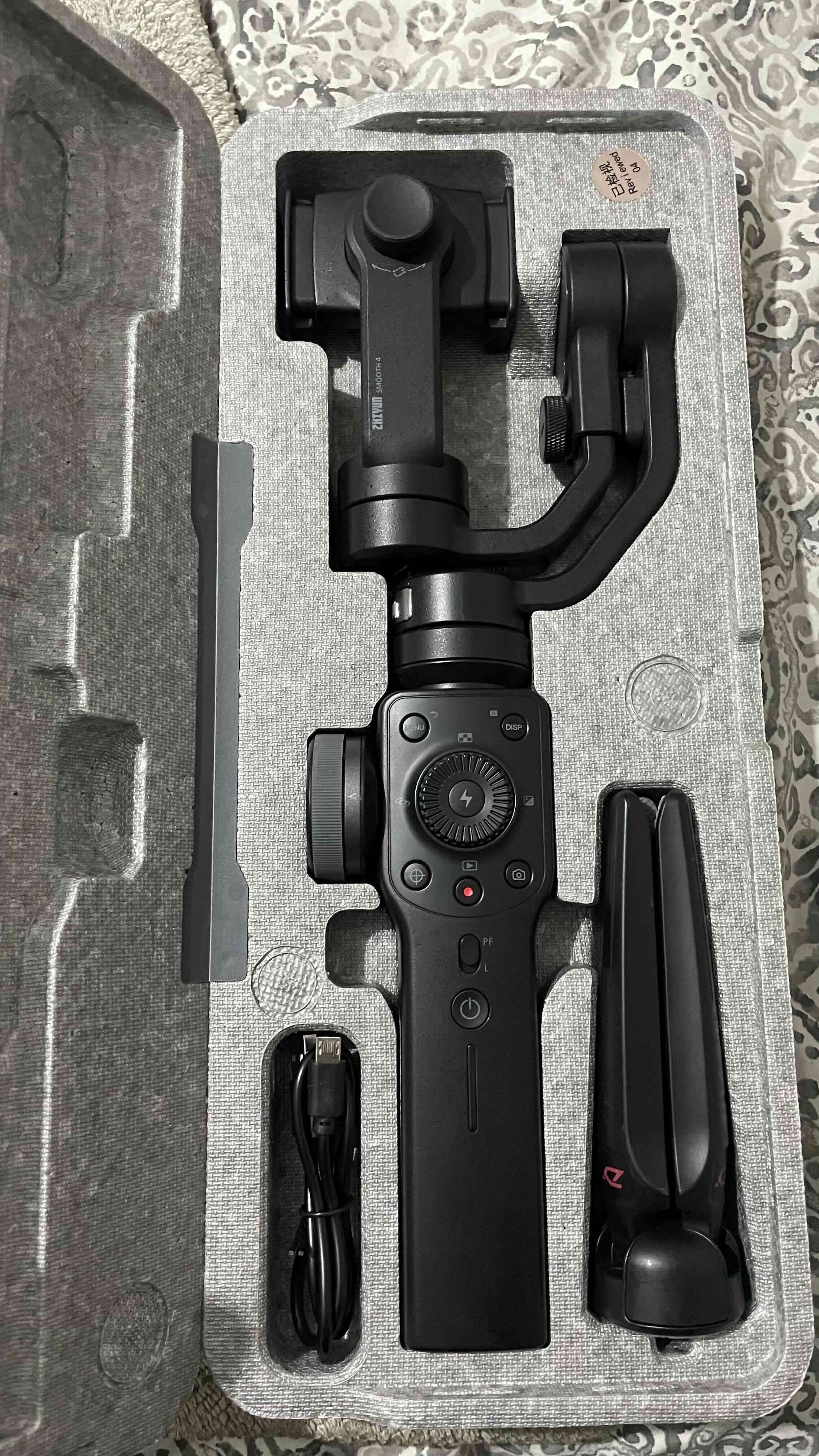 Estabilizador Zhiyun Smooth 4 - miniatura 2