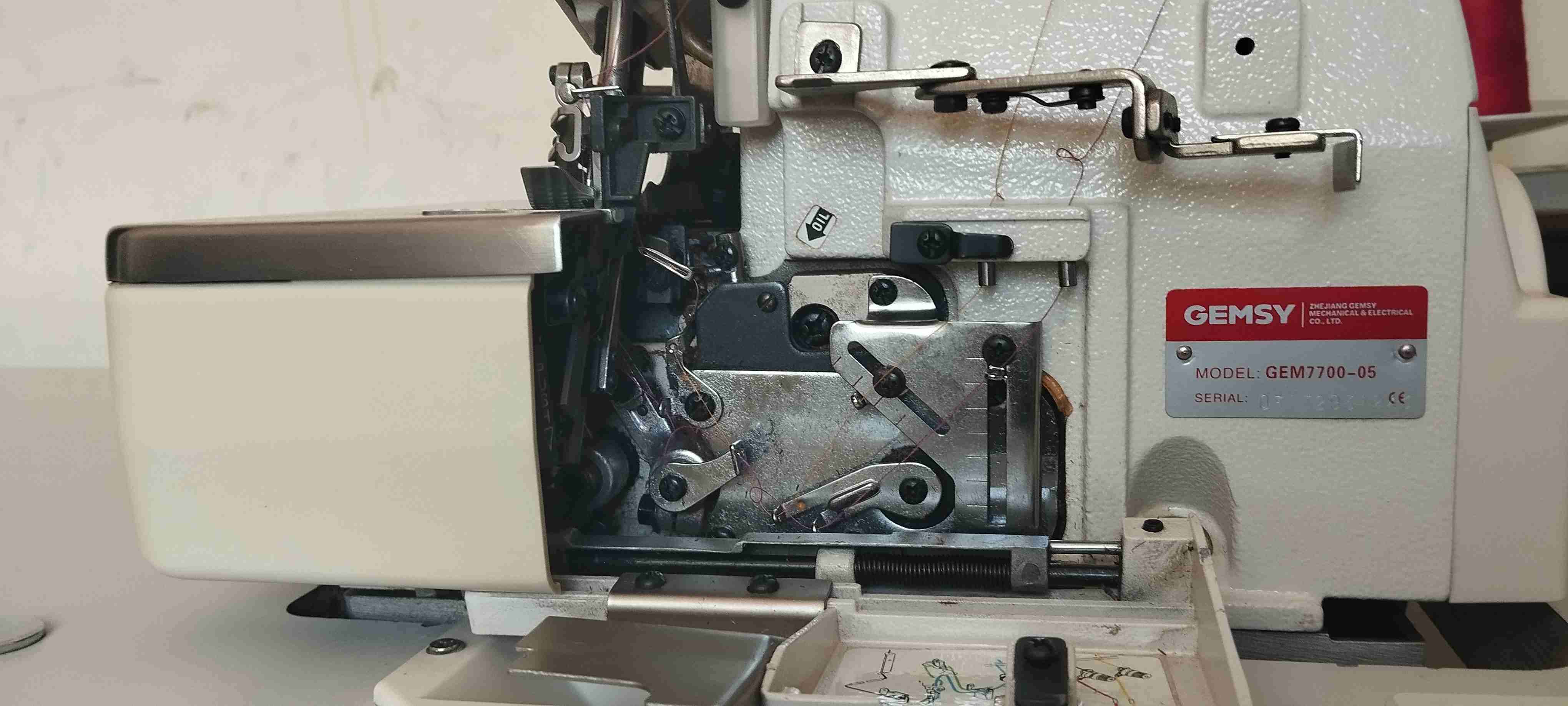 Máquina overlock industrial 5 hilos - 3