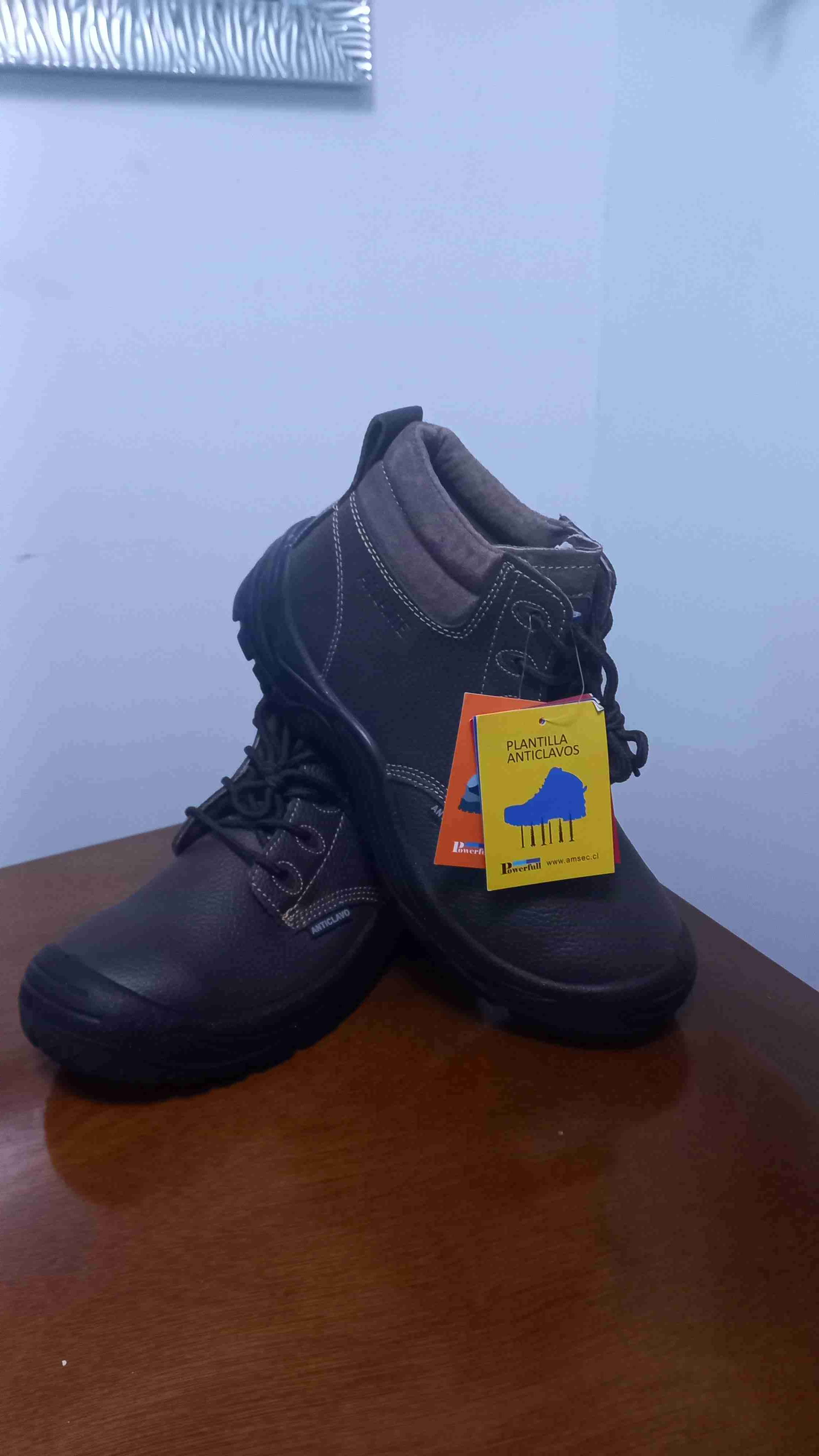 Botas de seguridad anticlavo negras