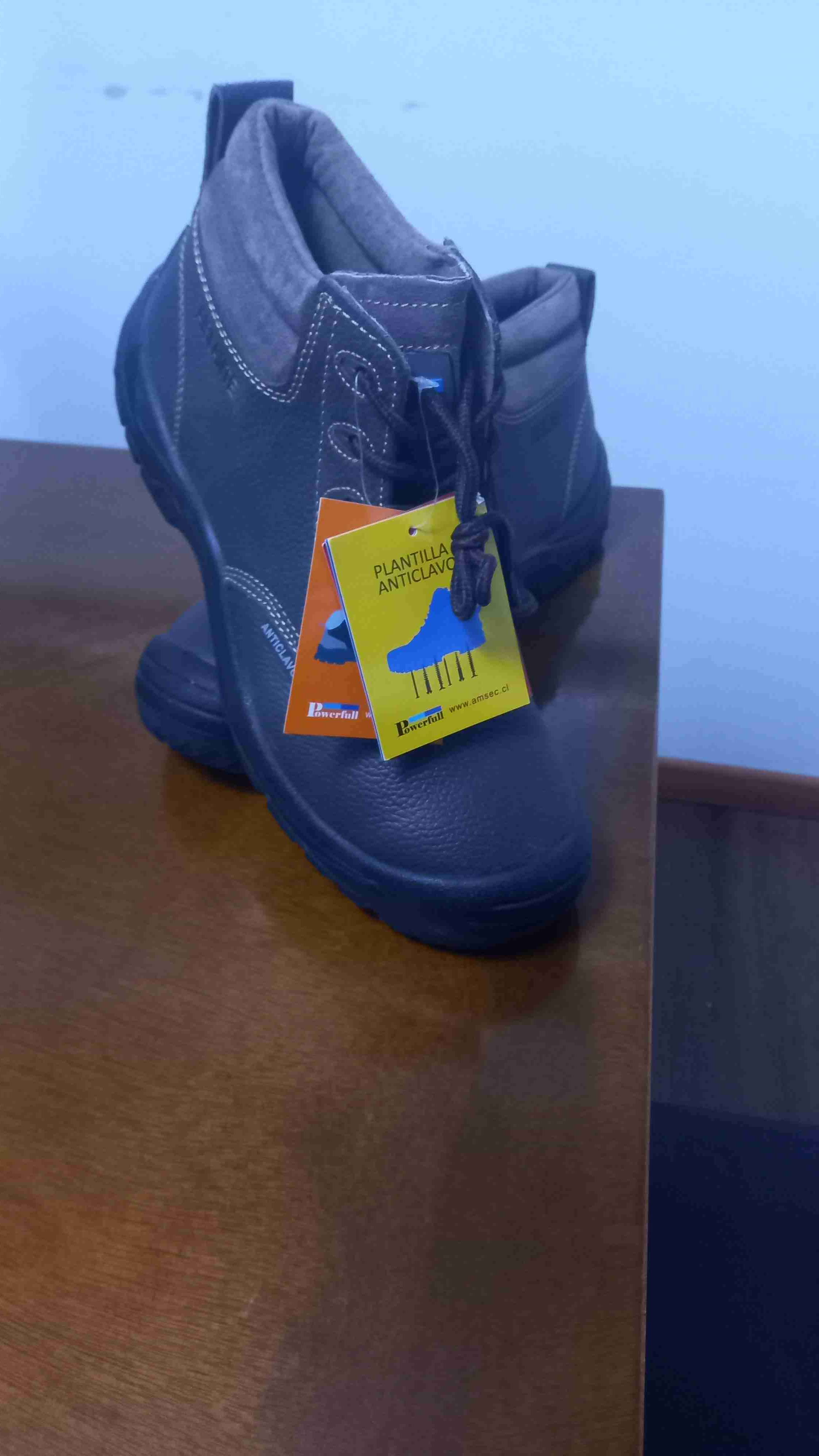 Botas de seguridad anticlavo negras