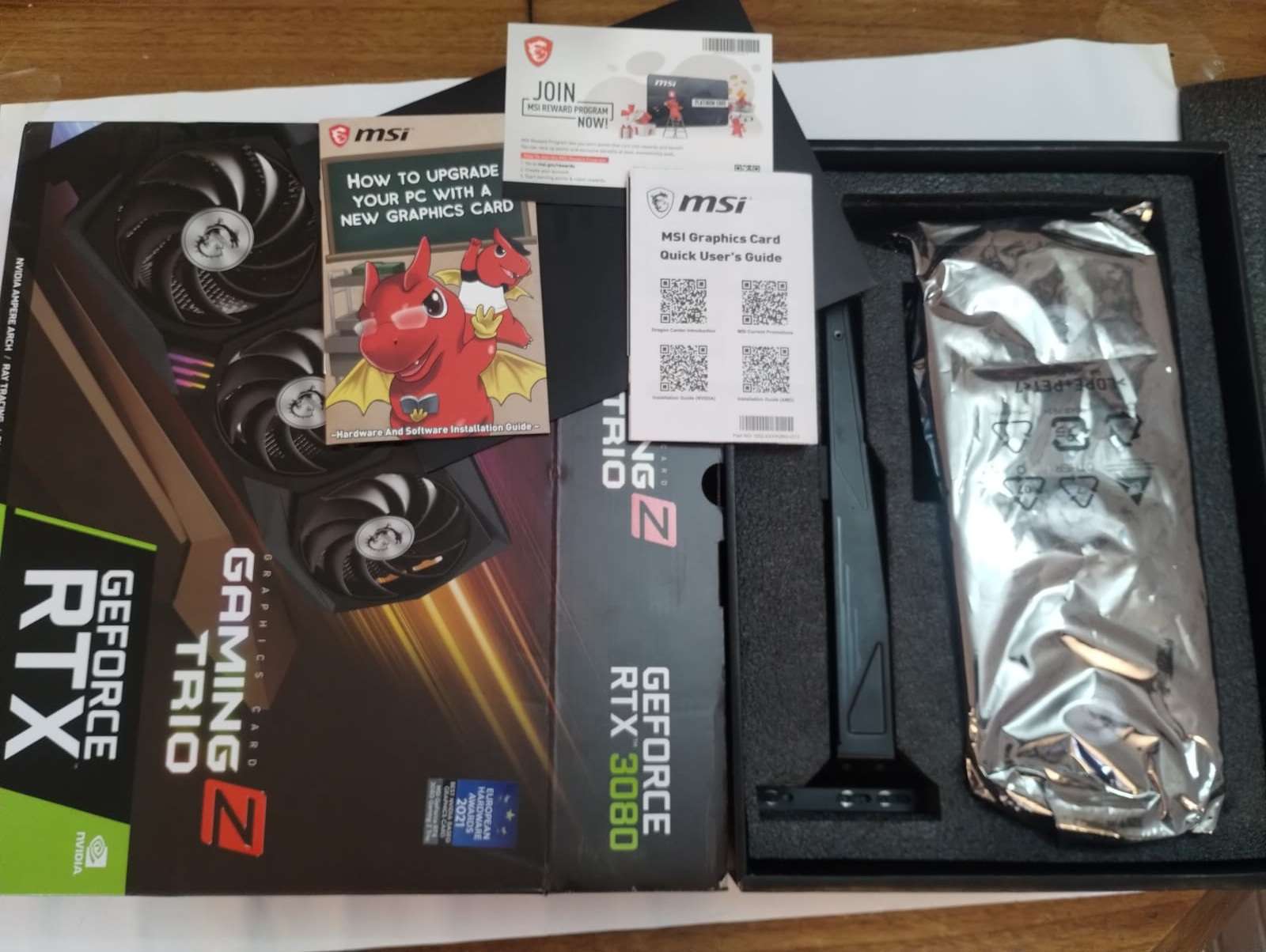 La tarjeta de video MSI Nvidia GeForce RTX 3080 10 - miniatura 3