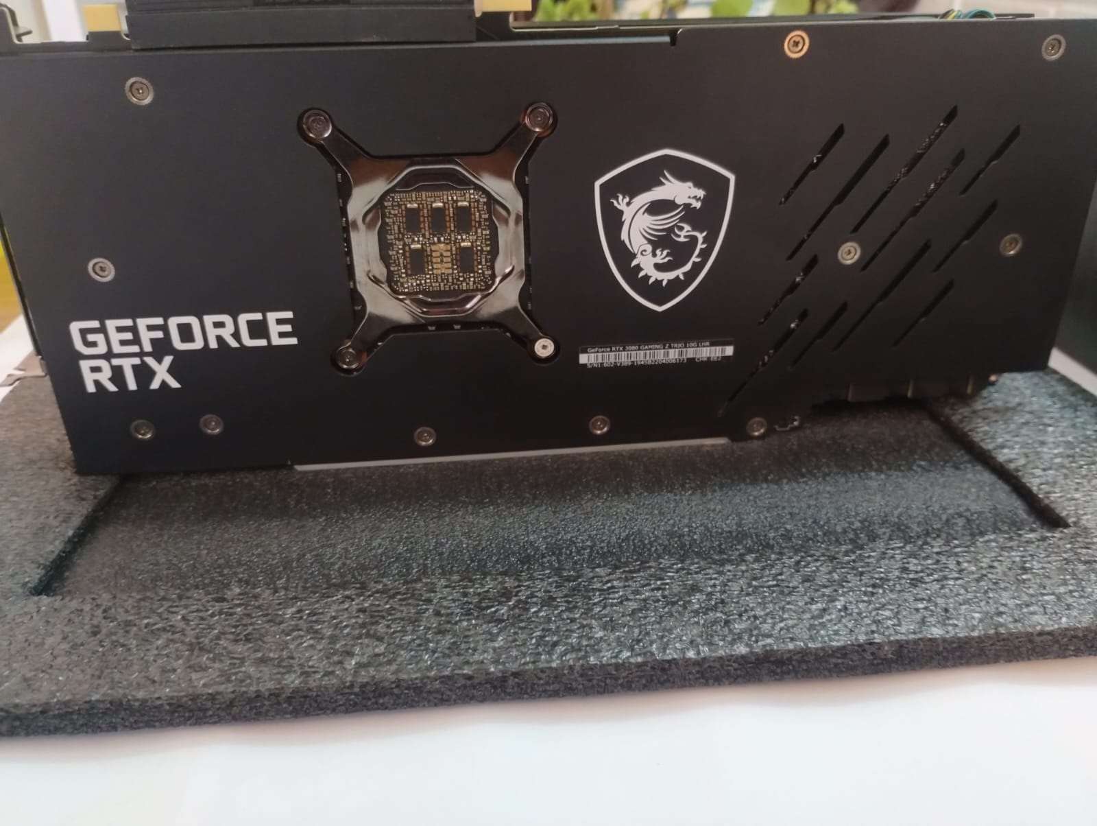La tarjeta de video MSI Nvidia GeForce RTX 3080 10 - miniatura 4
