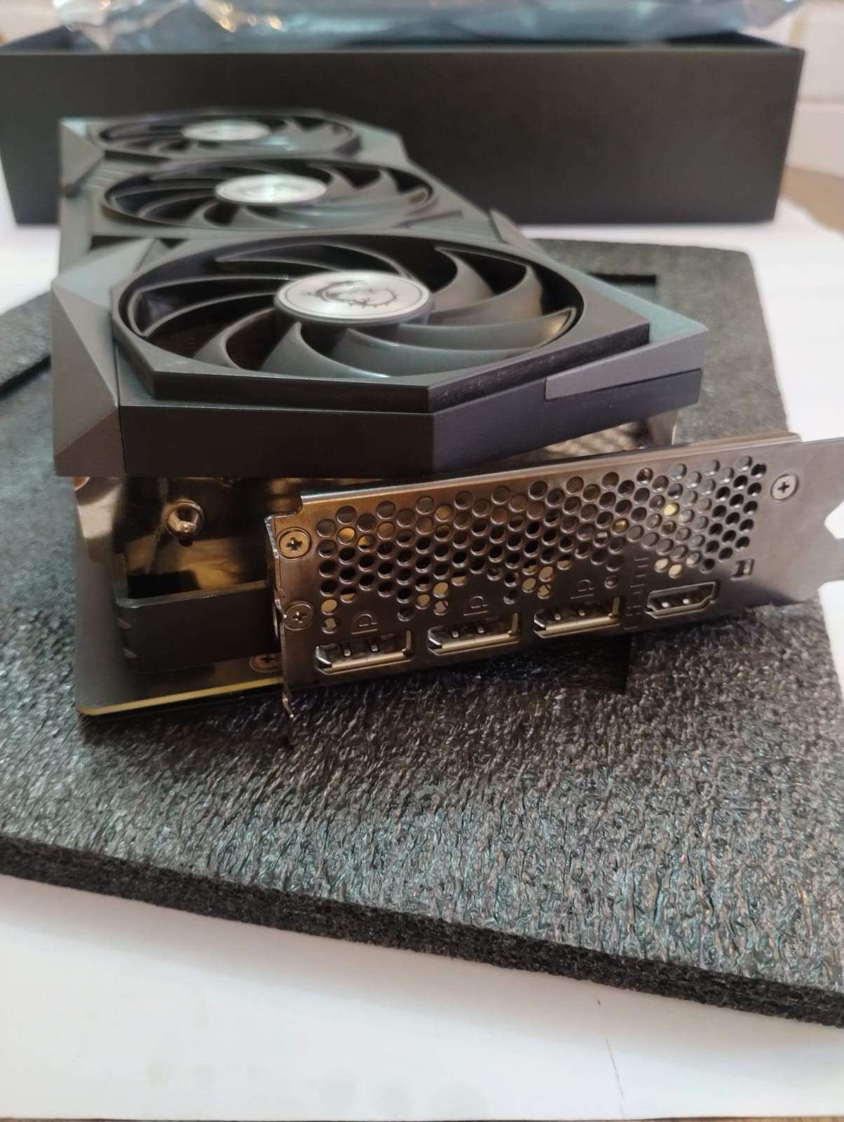 La tarjeta de video MSI Nvidia GeForce RTX 3080 10 - miniatura 5