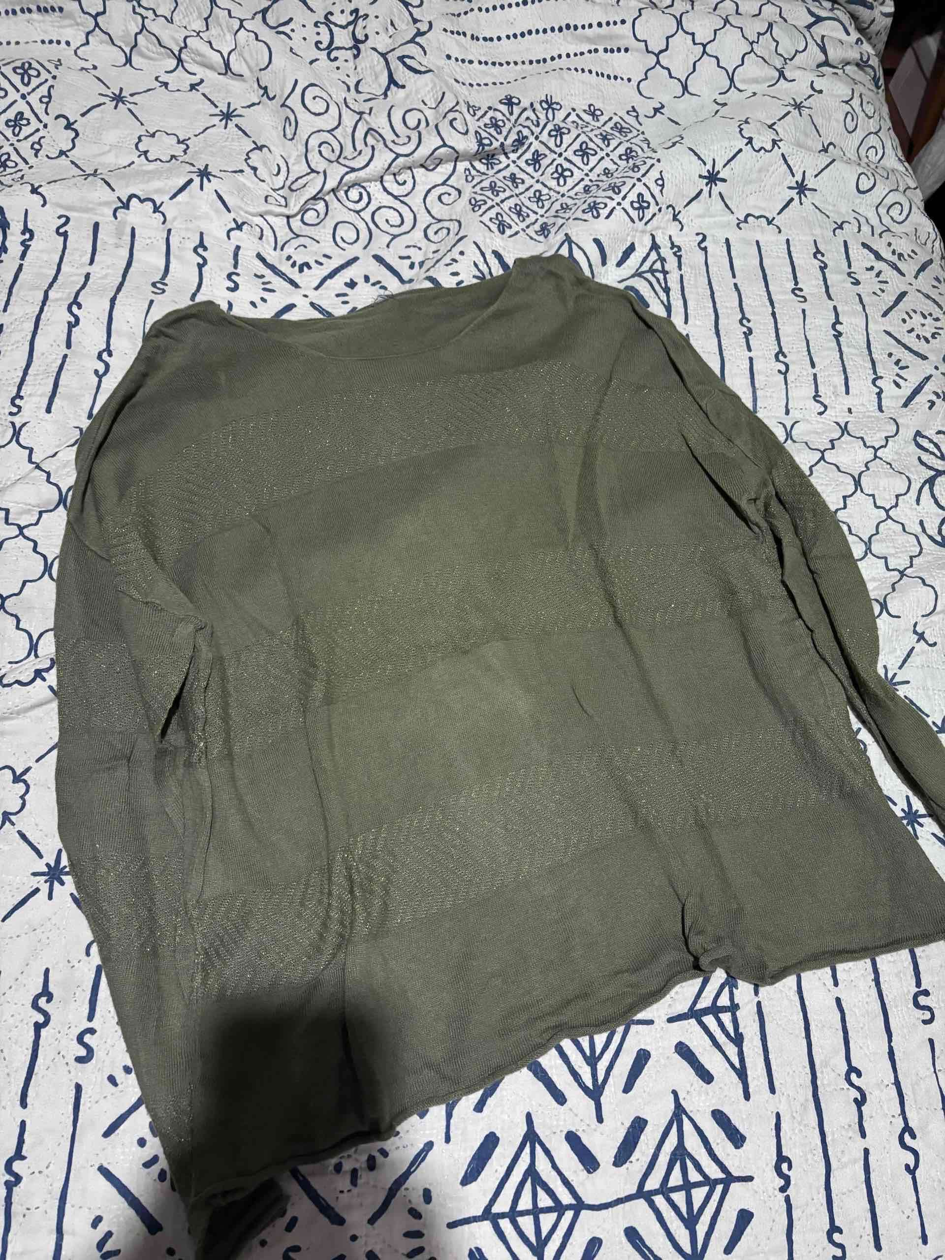 Polera verde manga larga