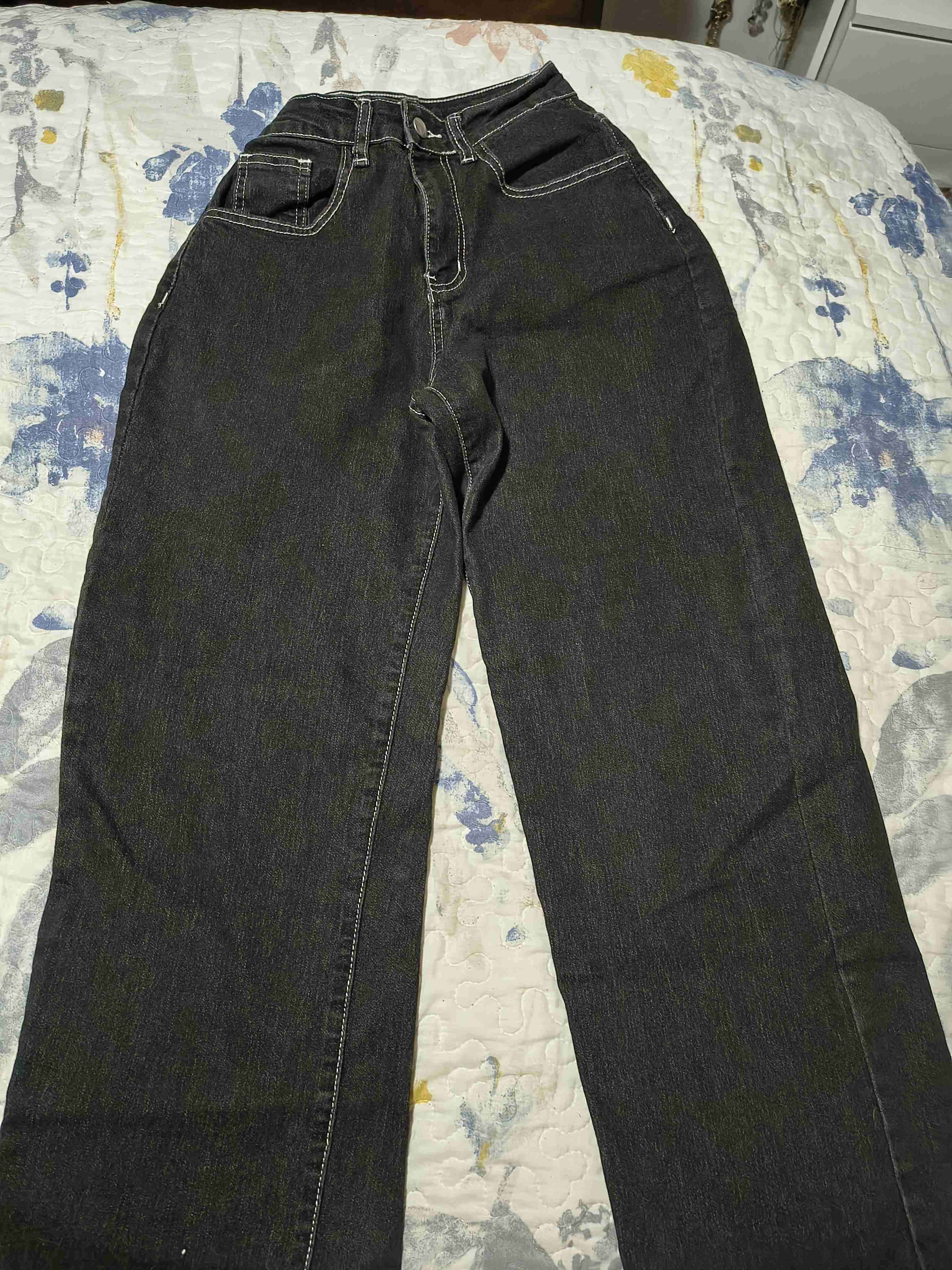 Jeans negros con costura blanca - 2