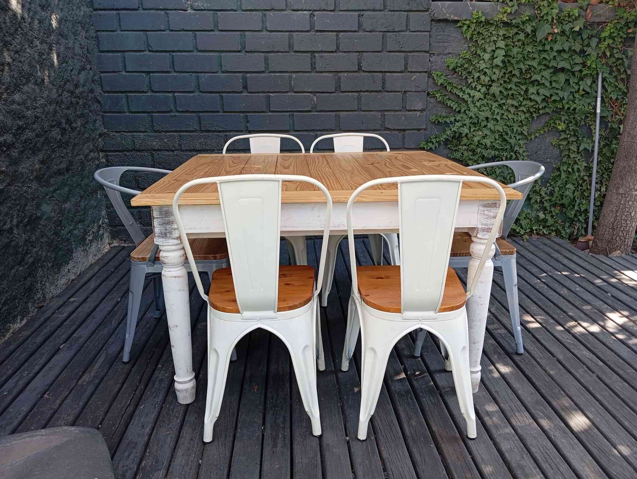 Conjunto comedor madera y sillas tolix - 1