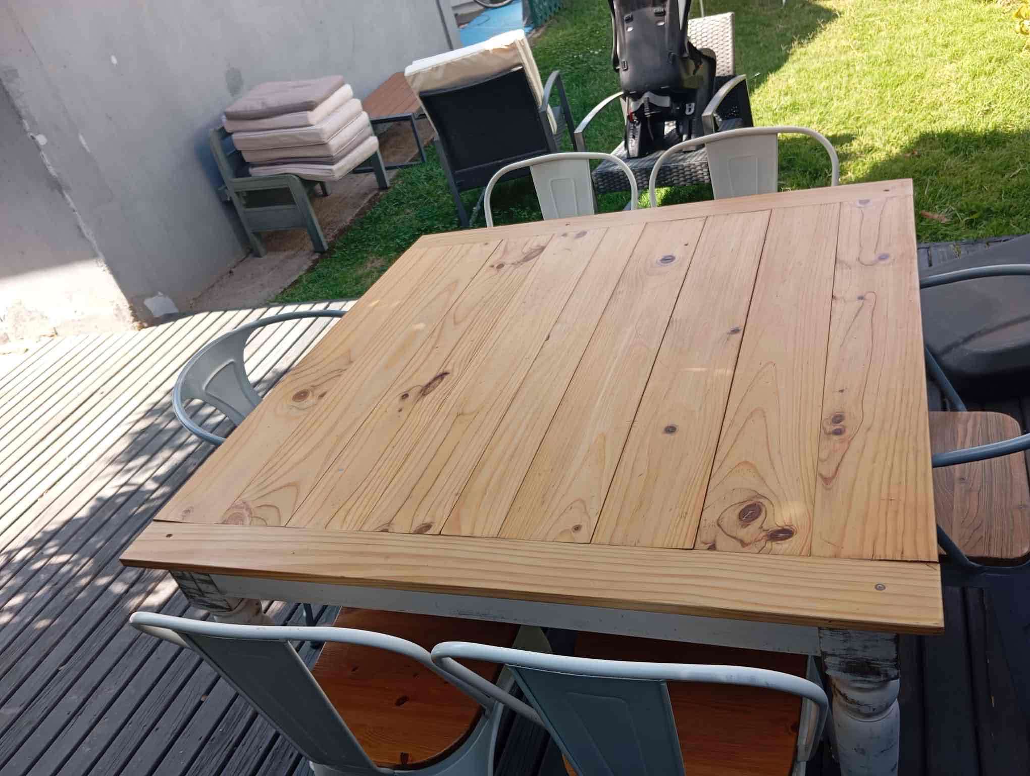 Conjunto comedor madera y sillas tolix - 6