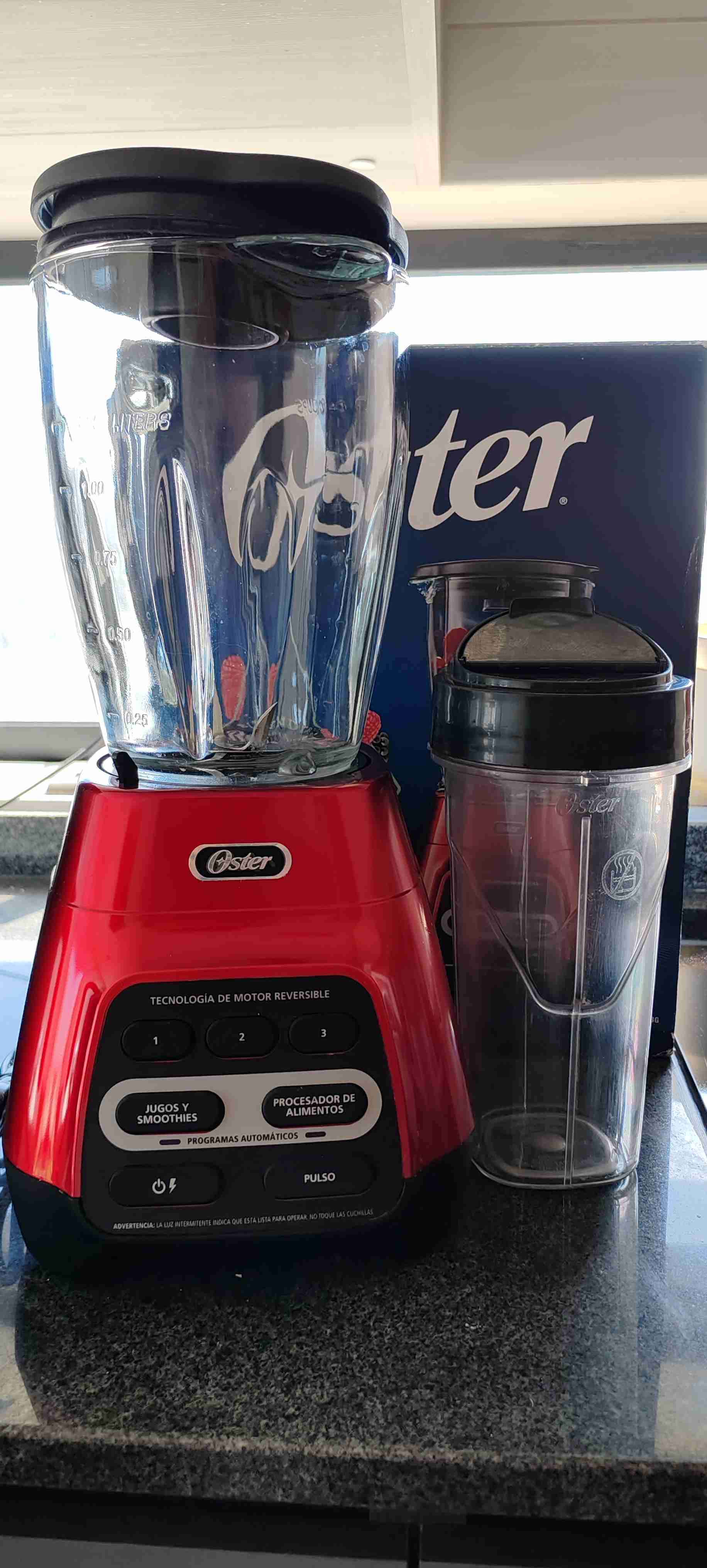 Licuadora Oster roja con vaso Blend-N-Go - miniatura 2