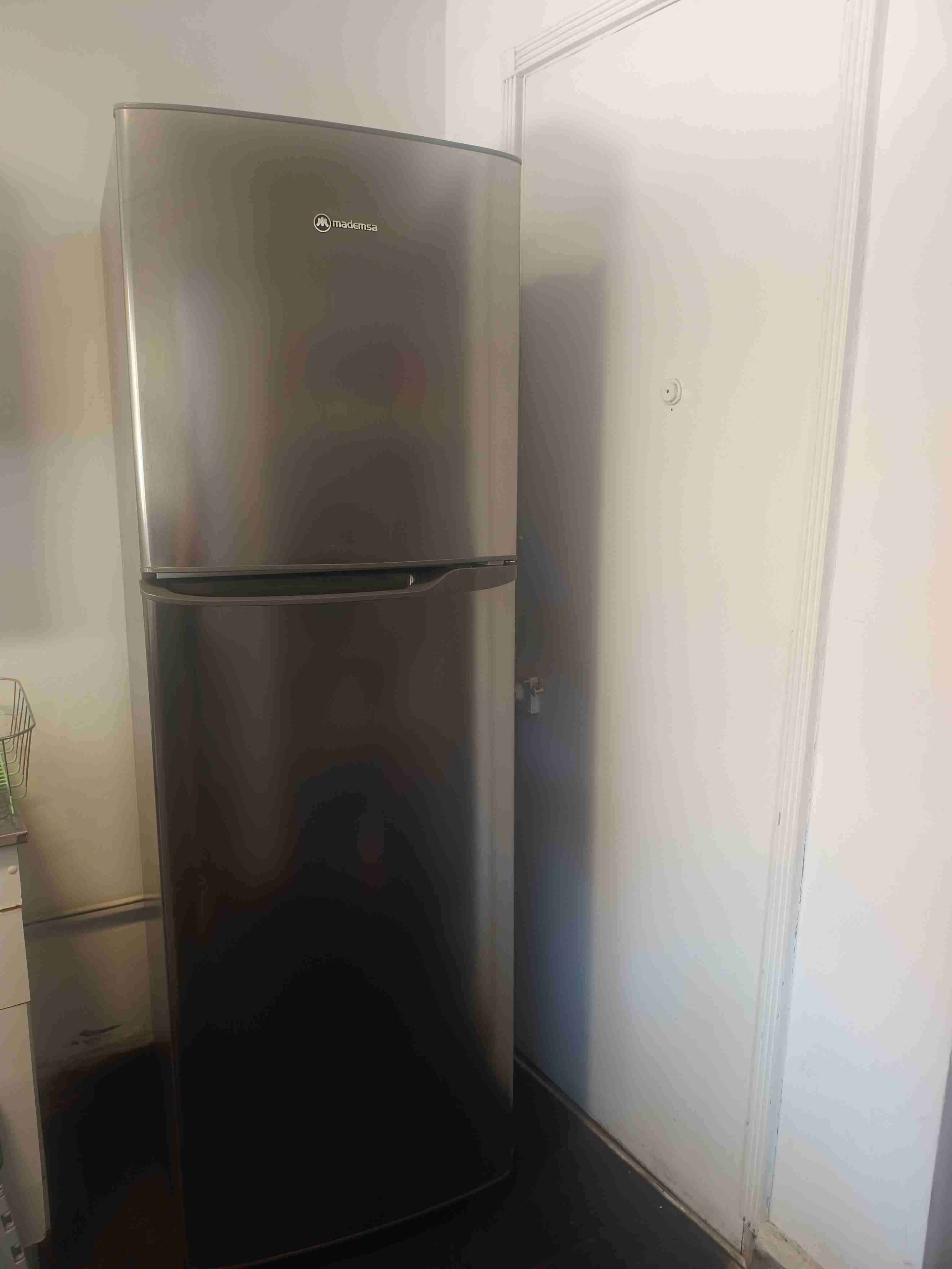 Refrigerador Mademsa plateado - 1