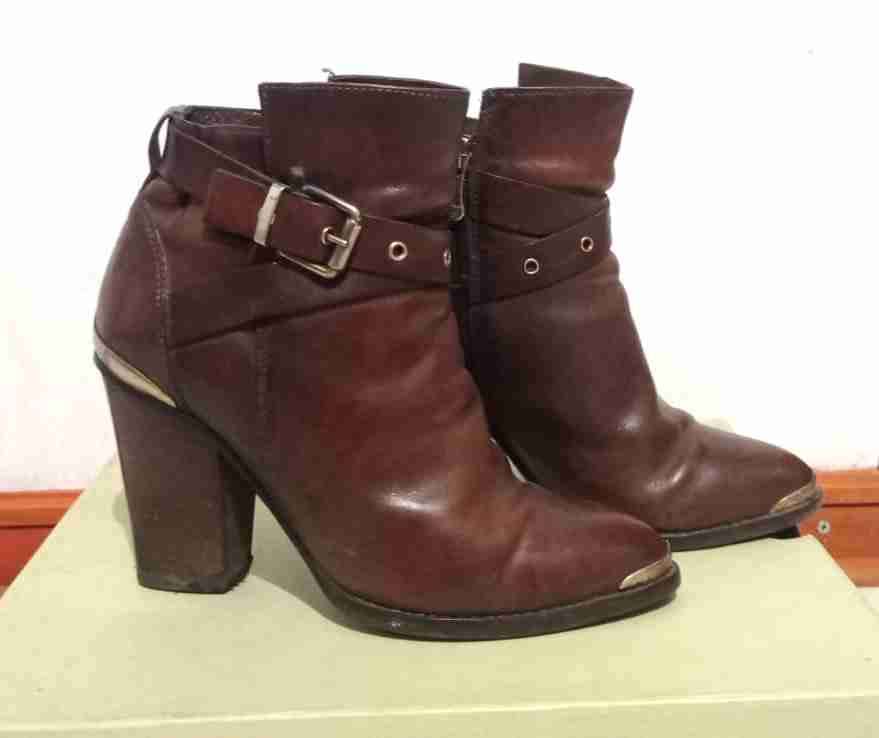 Botines de cuero marrones con tacón - 1