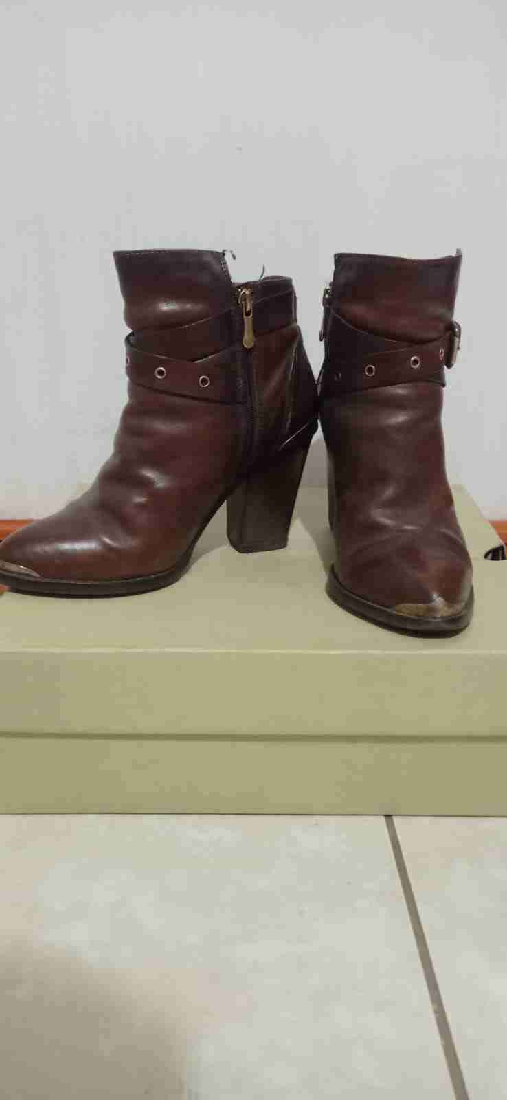 Botines de cuero marrones con tacón - 2