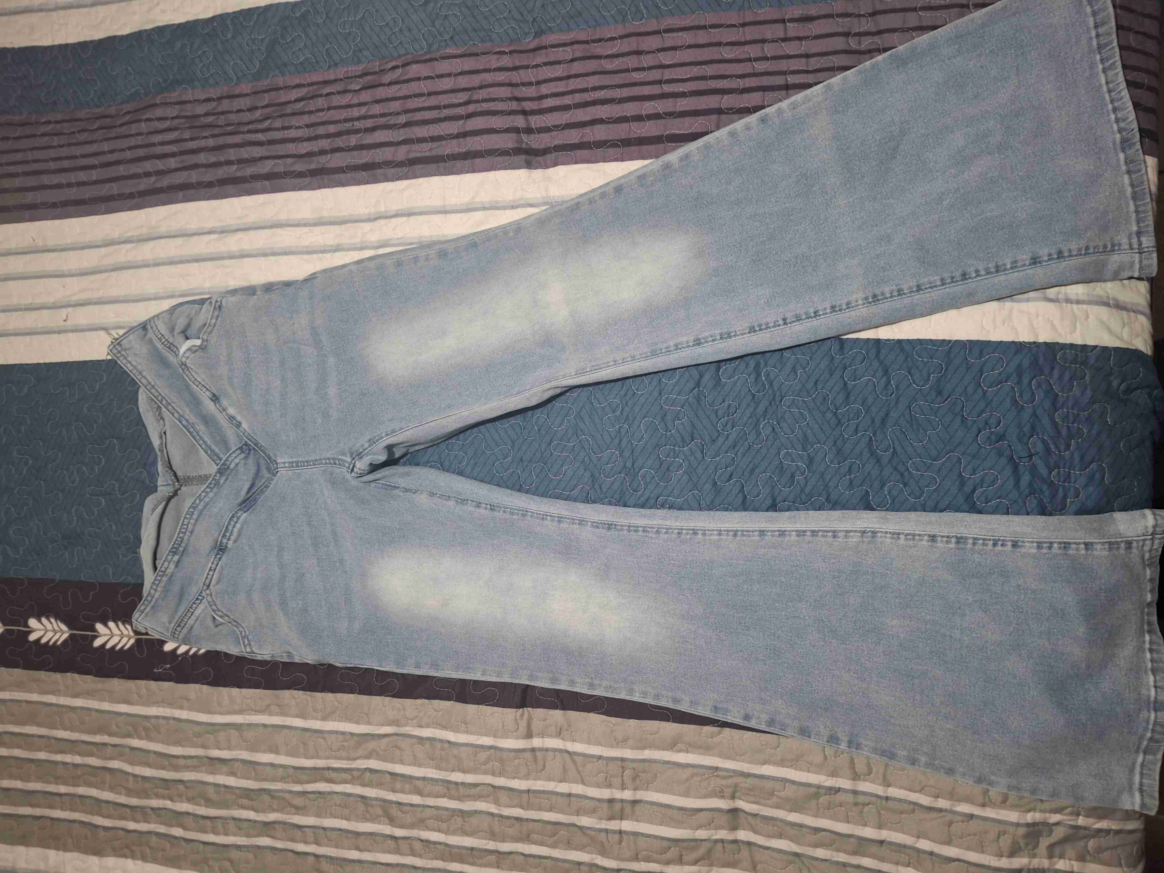 Jeans acampanados tiro bajo