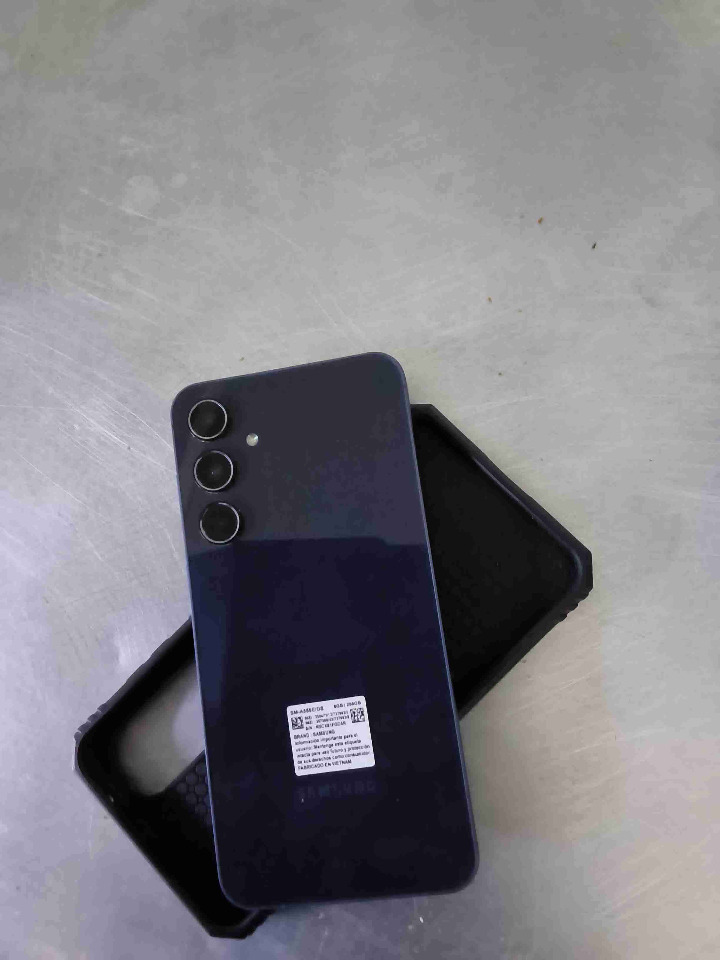 Teléfono samsung a55 256Gb con funda negra - miniatura 2