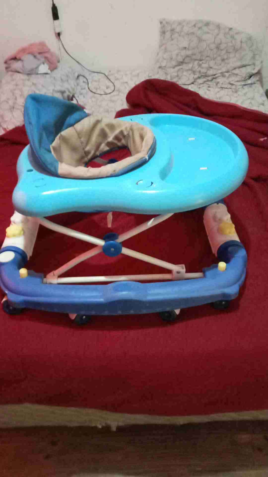 Andador de bebé azul