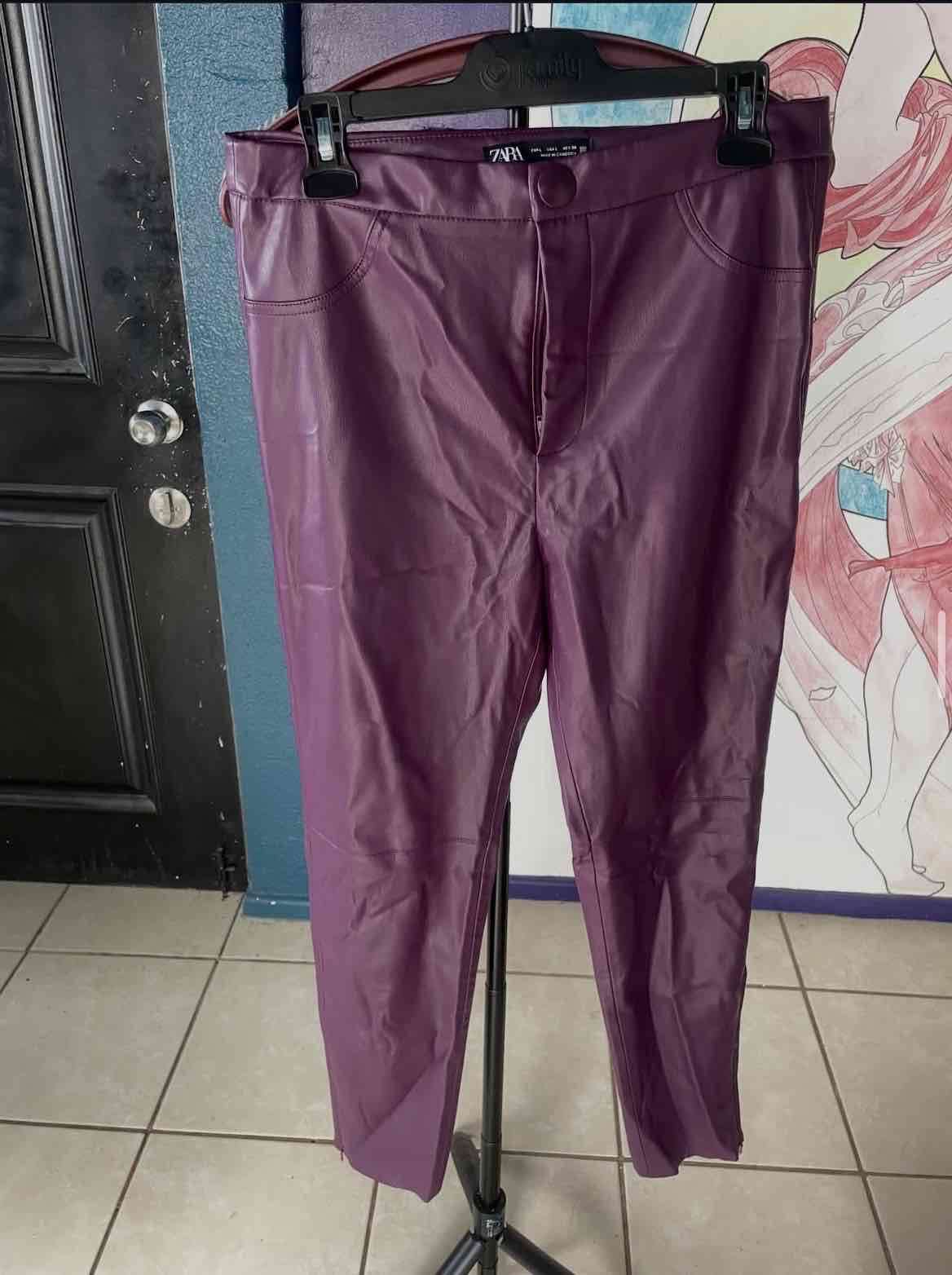 Pantalones de cuero sintético morados - miniatura 1