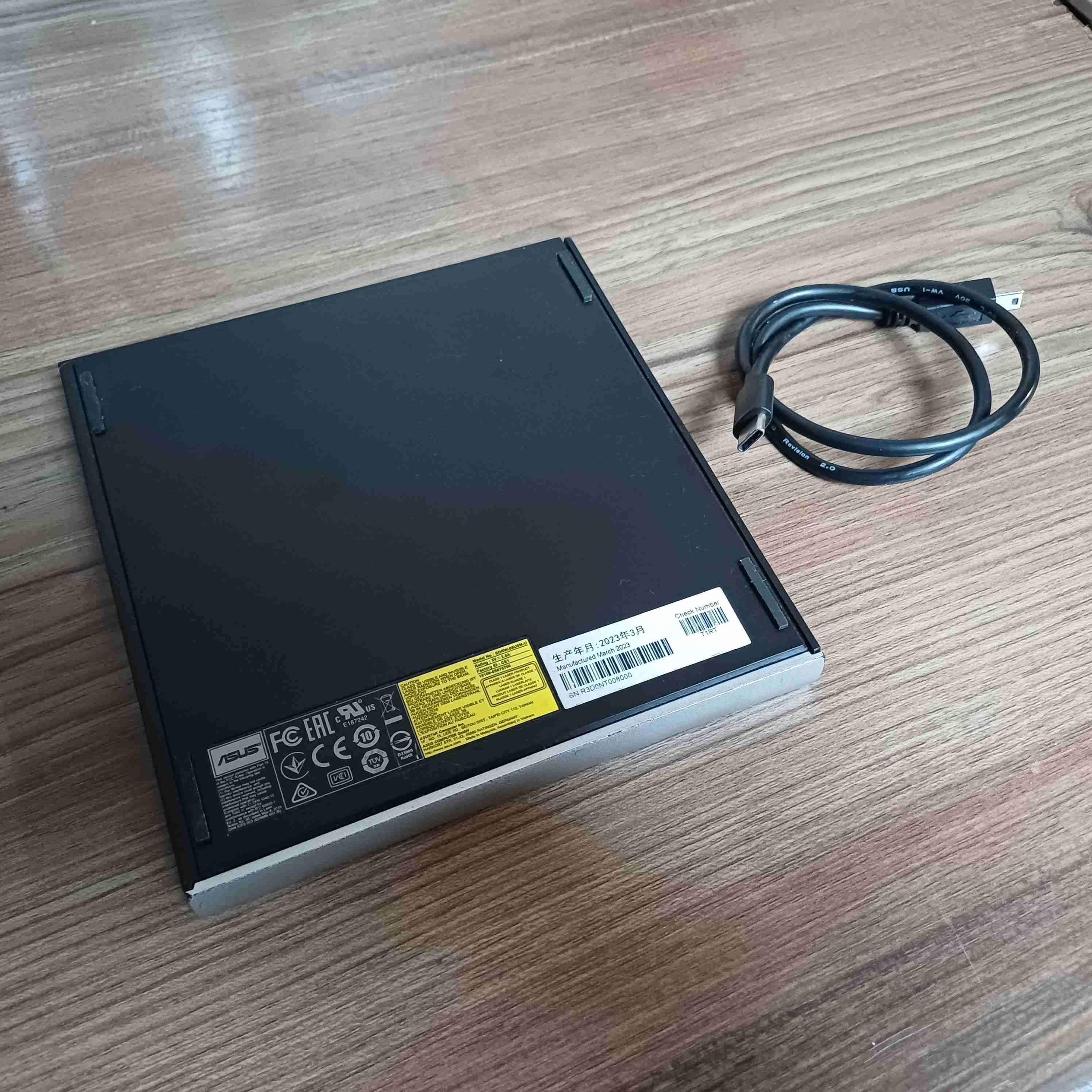 DVDRW + M-Disc externo Asus Zendrive U9M USB C - 2