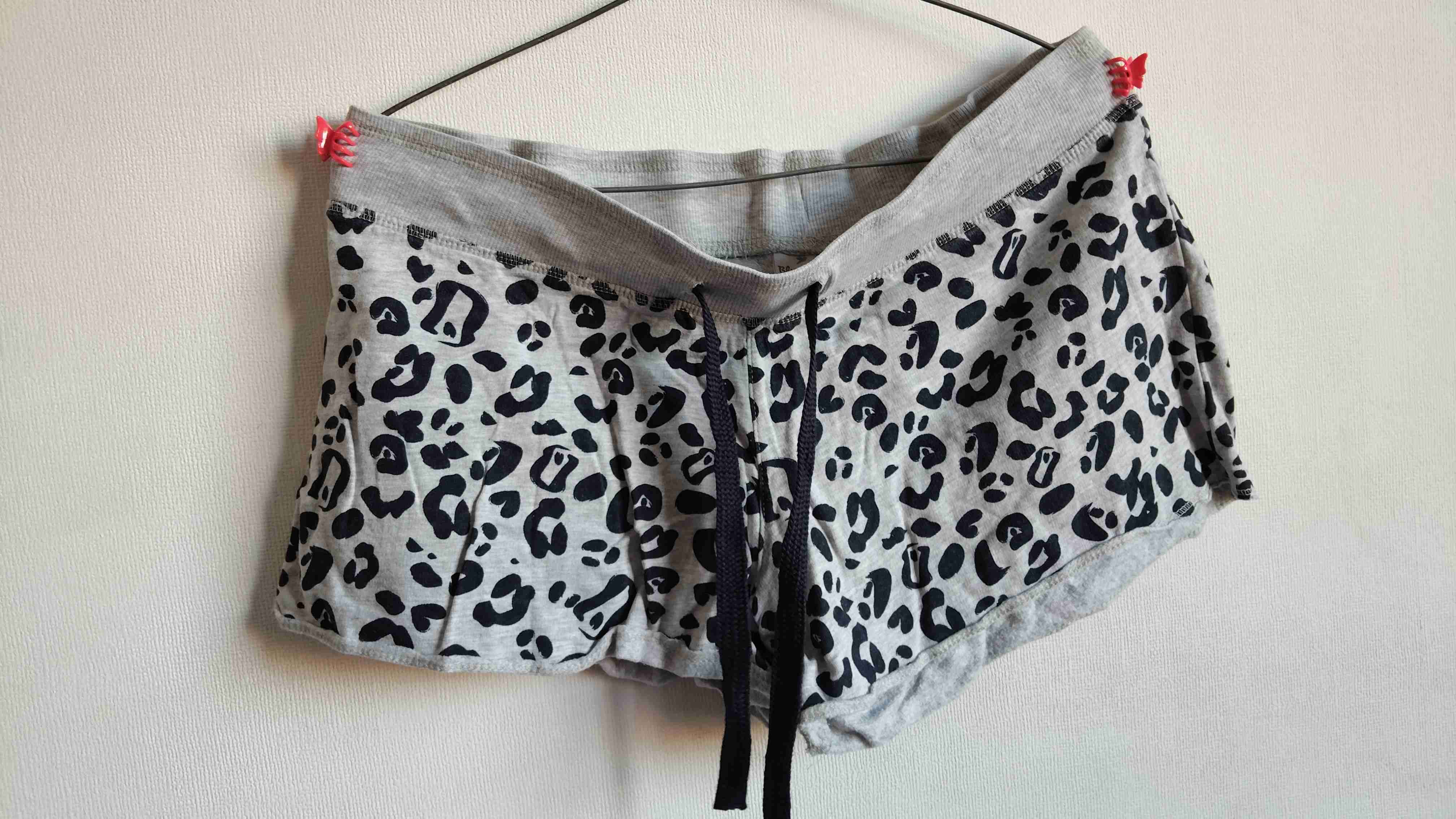 Shorts negros con detalle metálico - miniatura 2