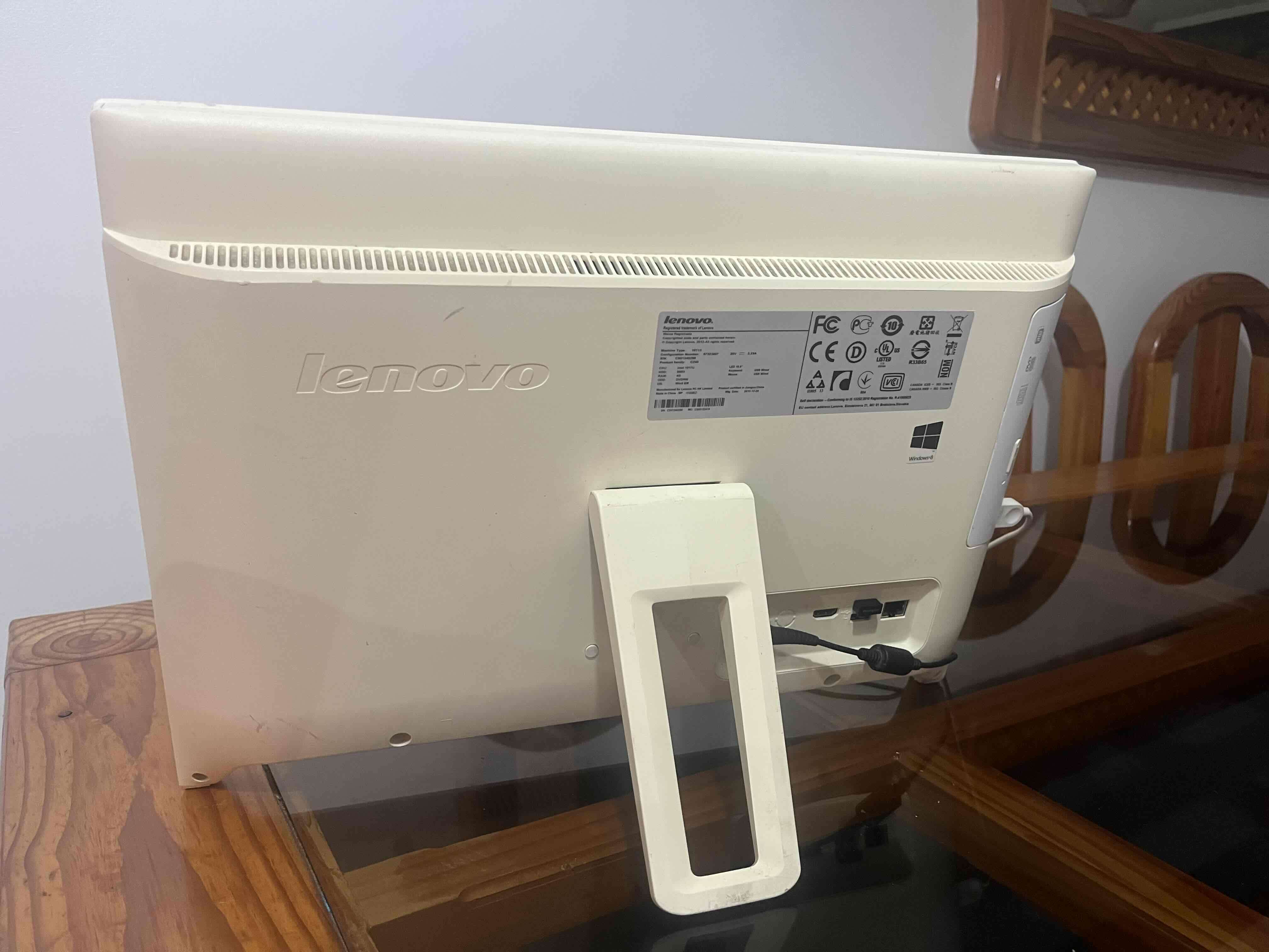 Laptop Lenovo pantalla 18,5 , teclado y mouse ina - miniatura 4