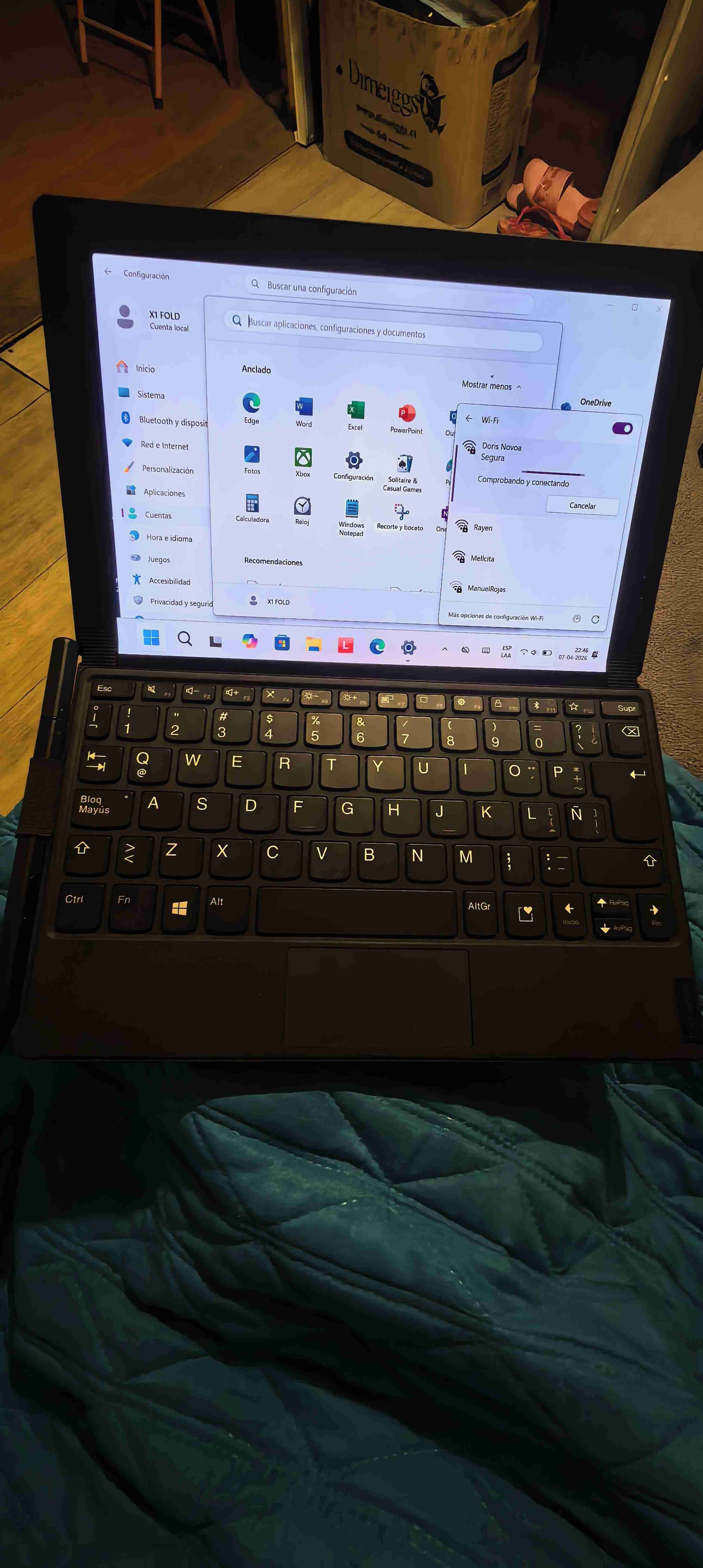 Laptop plegable con pantalla táctil - 3