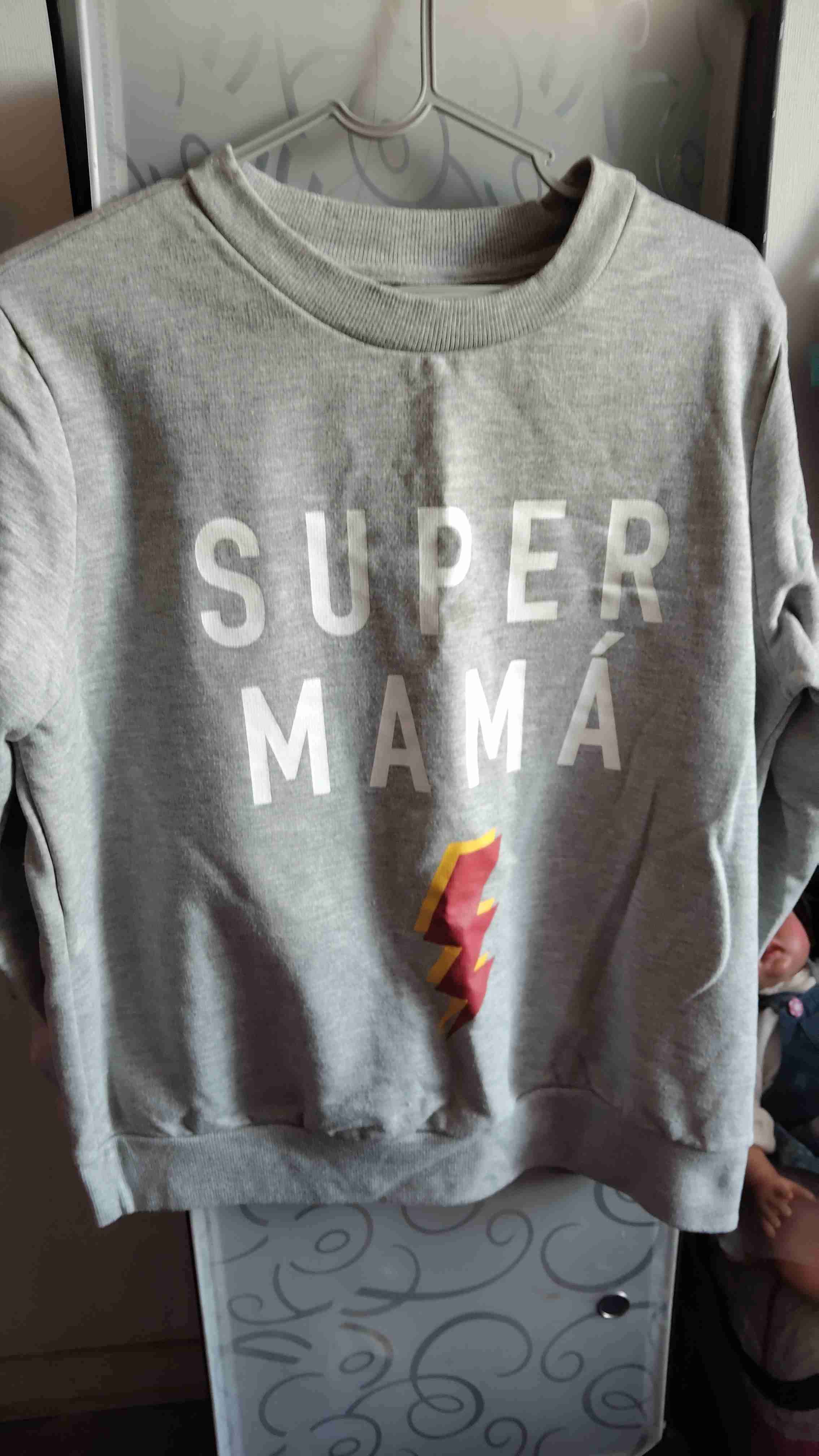 Polerón gris con capucha Snuggle Squad - 4