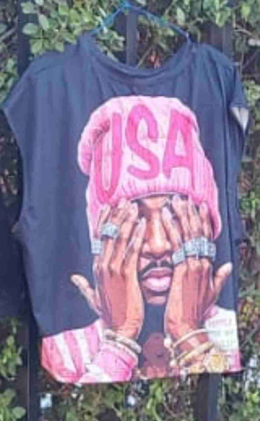 Polerón negro con estampado floral - miniatura 1