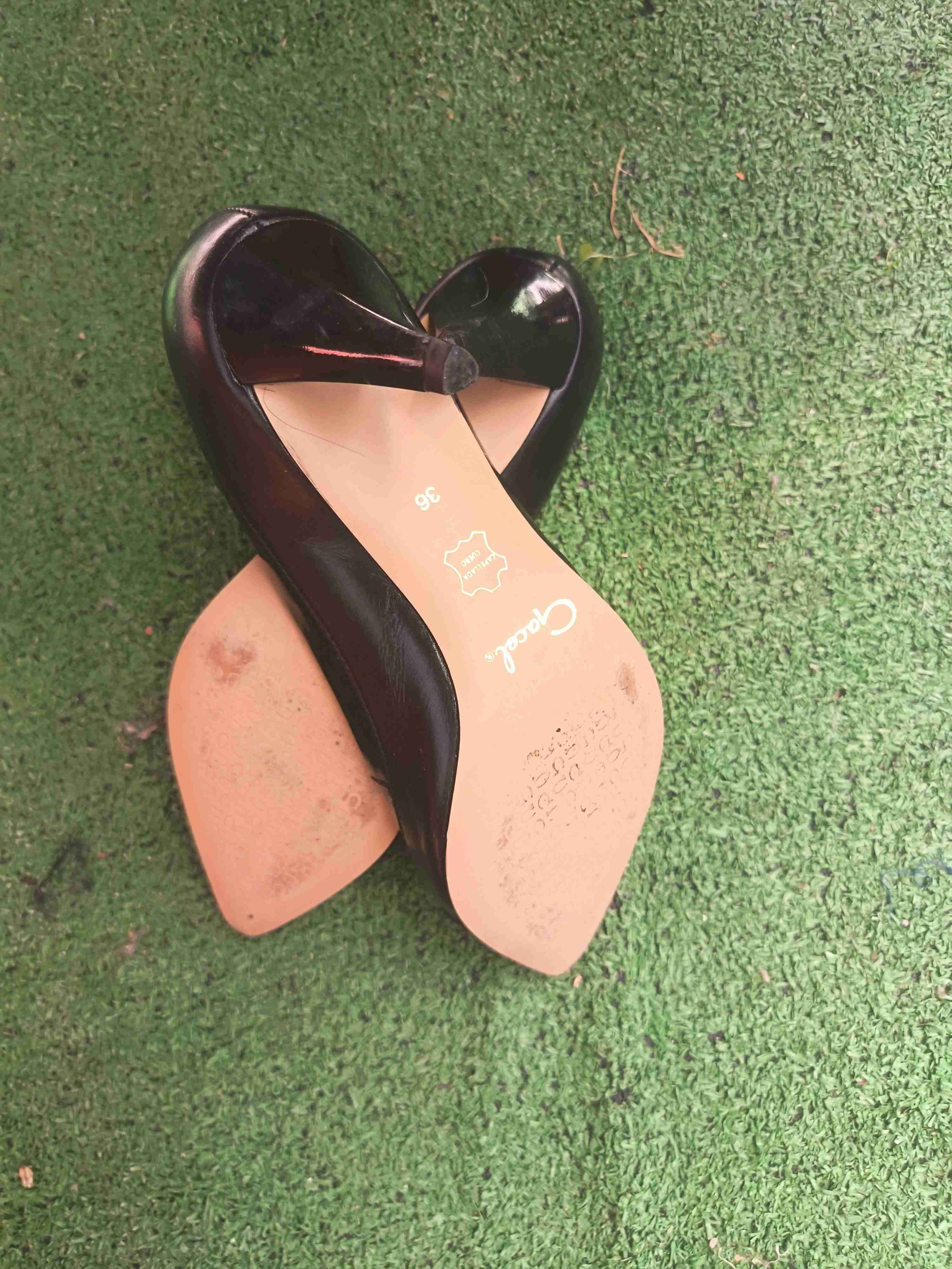 Tacones negros de charol Gacel - 2