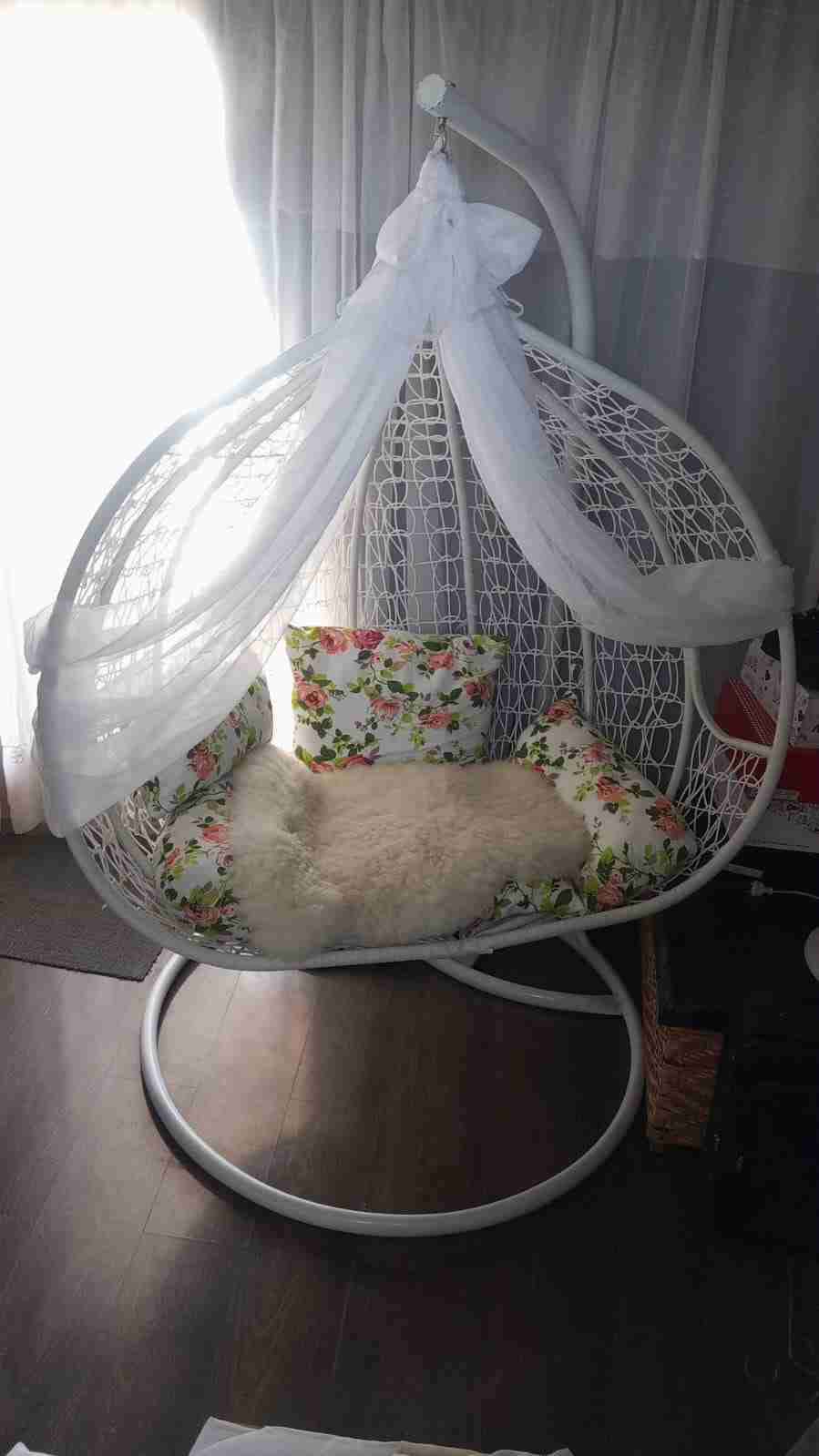 Columpio tipo huevo con cojines - 1