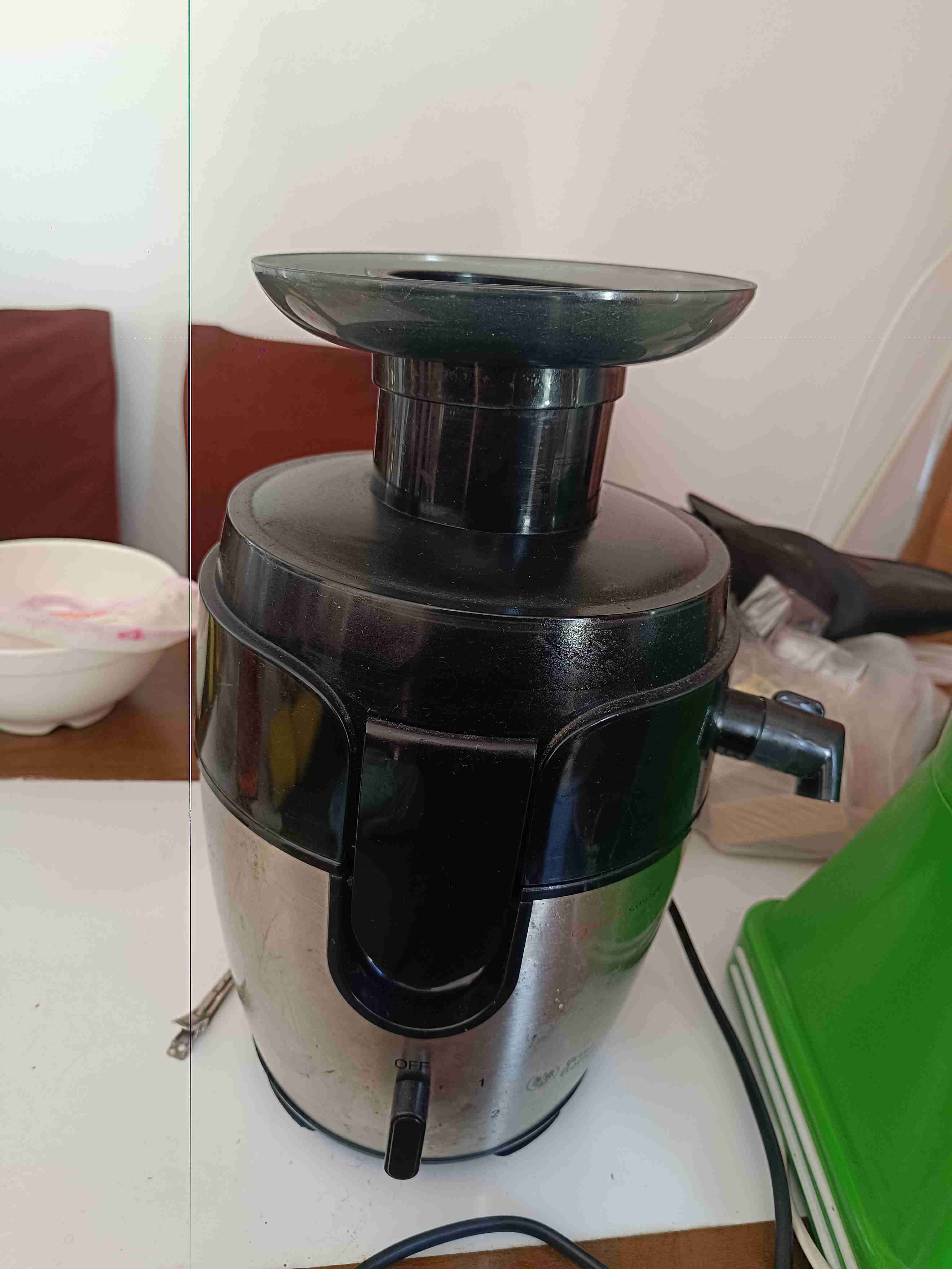 Extractor de jugos negro