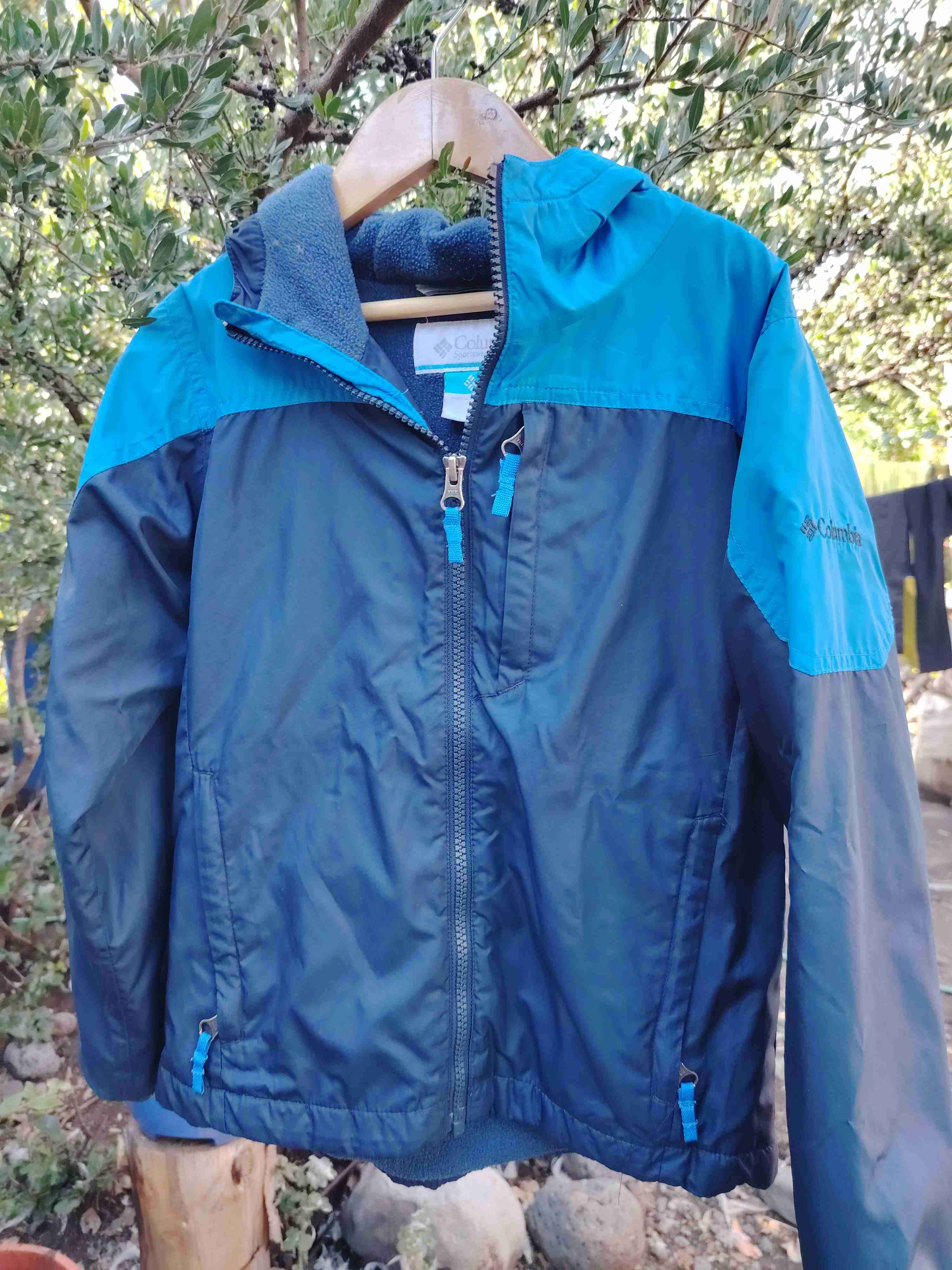 Chaqueta impermeable azul