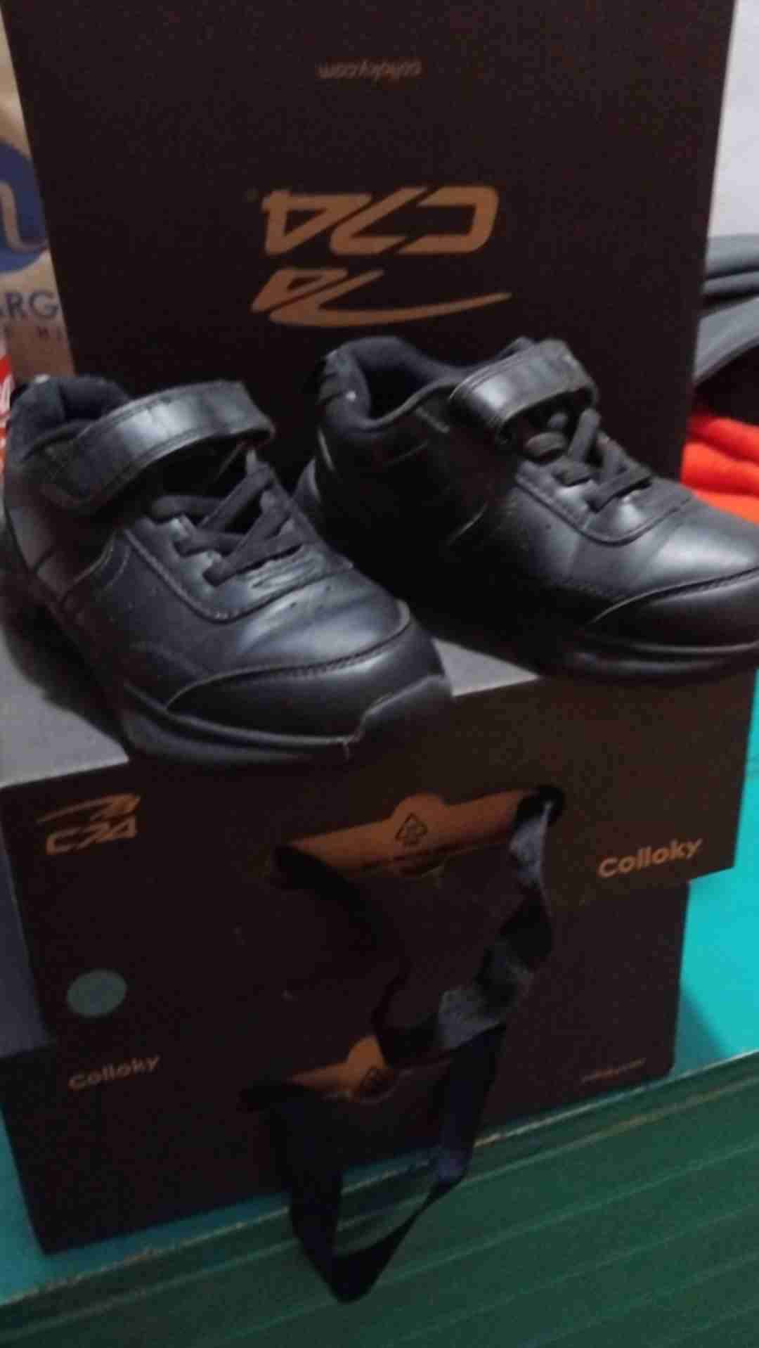 Zapatos de cuero Colloky negros