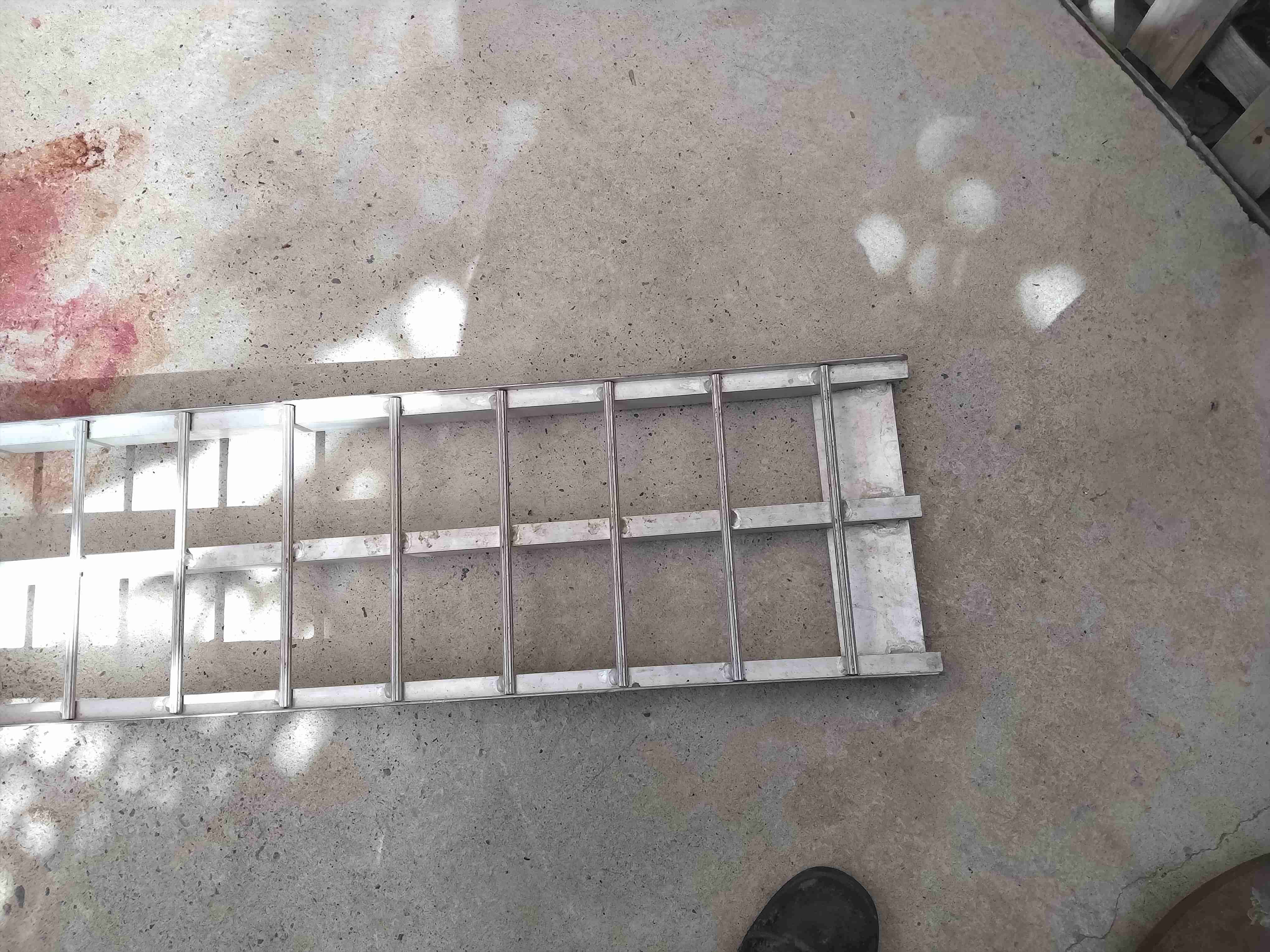 Baranda metálica blanca - 2