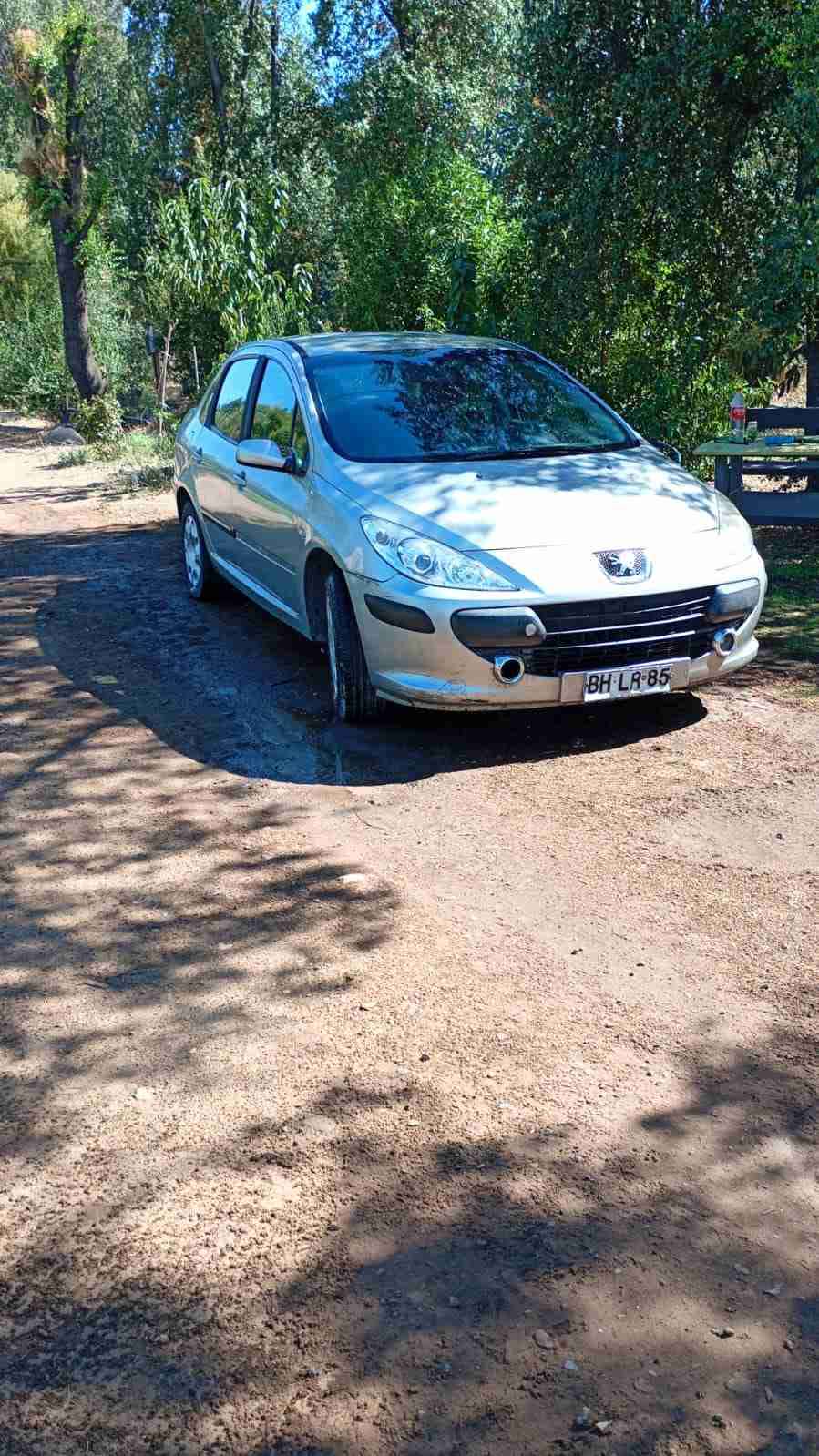 Peugeot 307 año 2008 diesel sedán color plata - 1