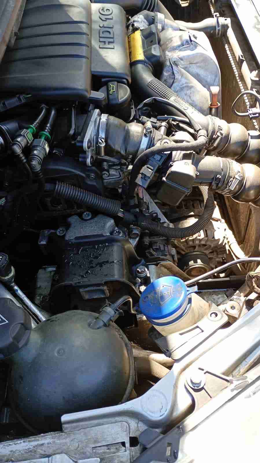 Peugeot 307 año 2008 diesel sedán color plata - 5