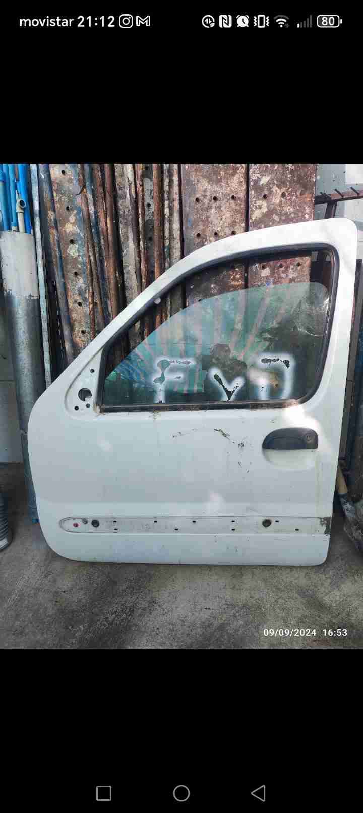 Puerta de auto con vidrio - 2