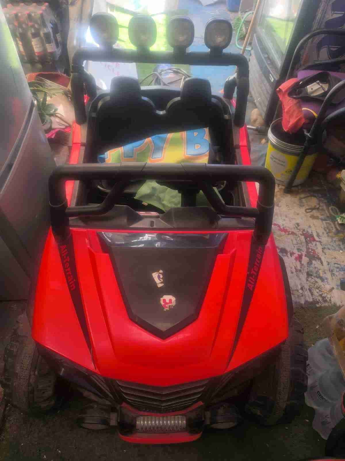 Auto eléctrico infantil rojo a control remoto - 1