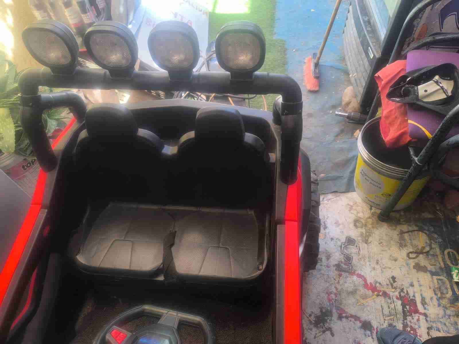 Auto eléctrico infantil rojo a control remoto - 4