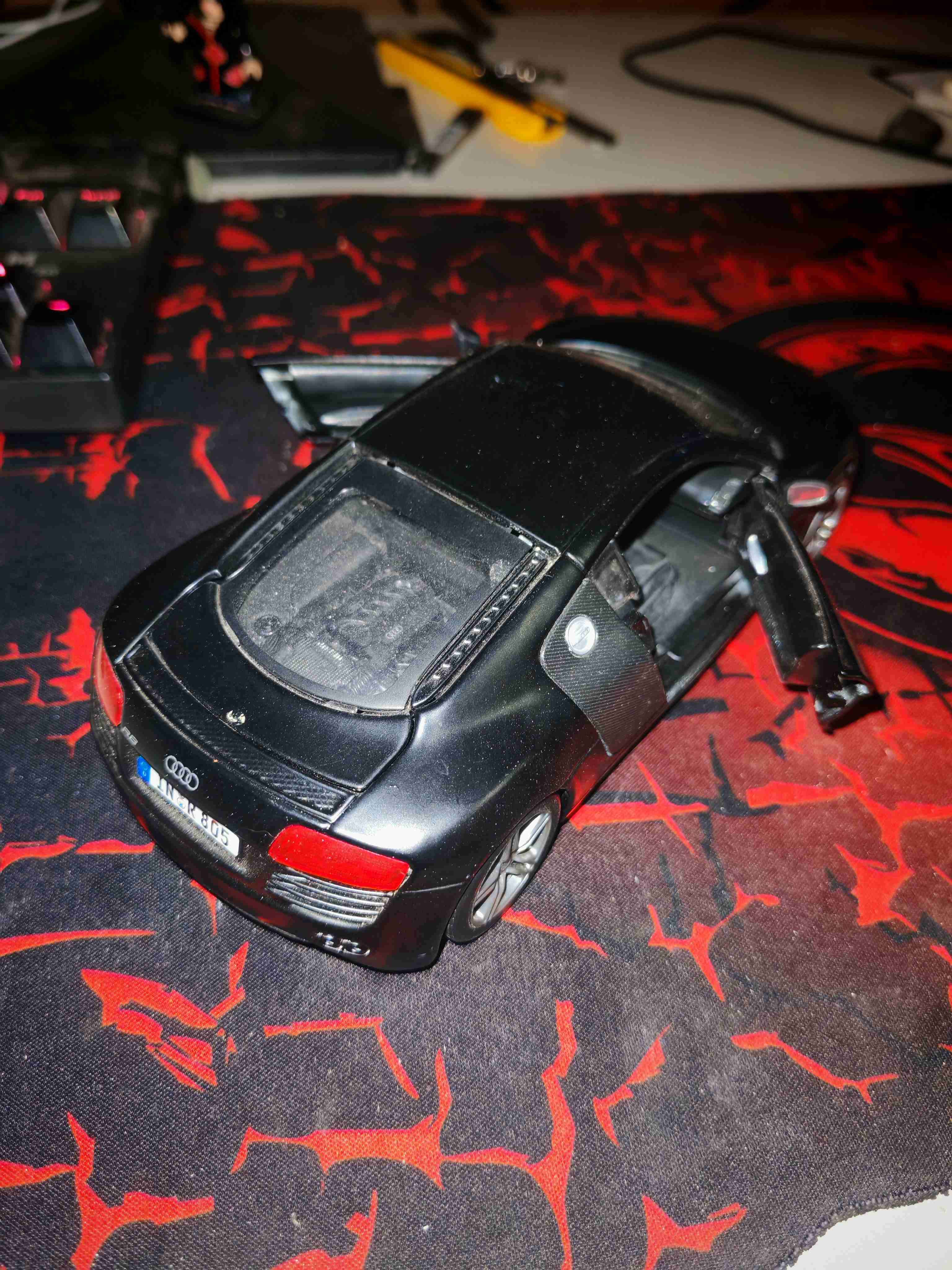 Modelo a escala Audi marca maisto - miniatura 2